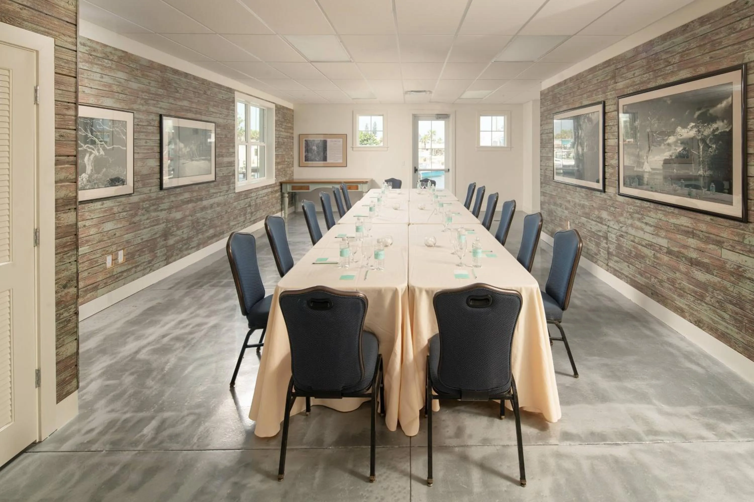 Meeting/conference room in Waterline Villas & Marina, Autograph Collection