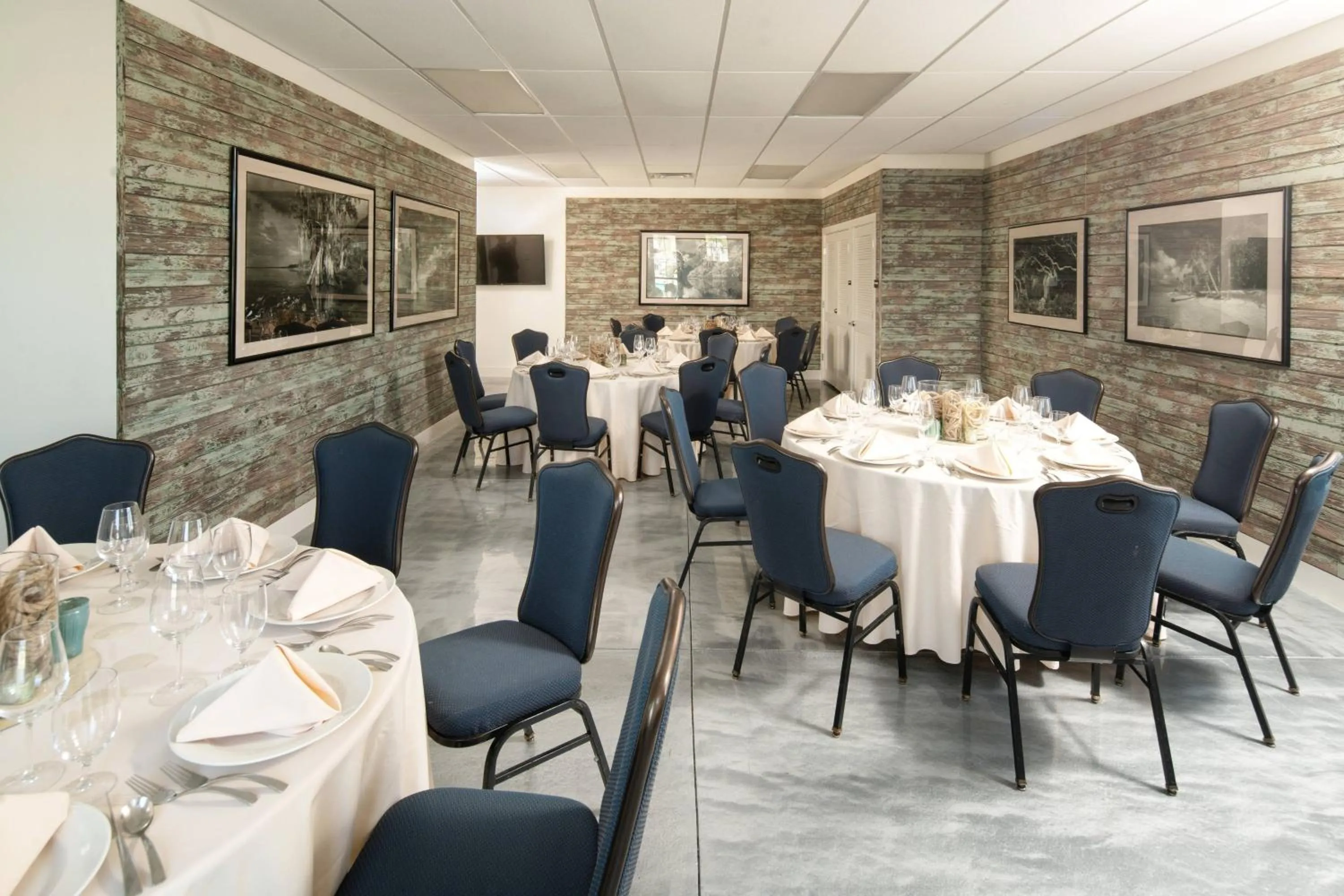 Meeting/conference room in Waterline Villas & Marina, Autograph Collection