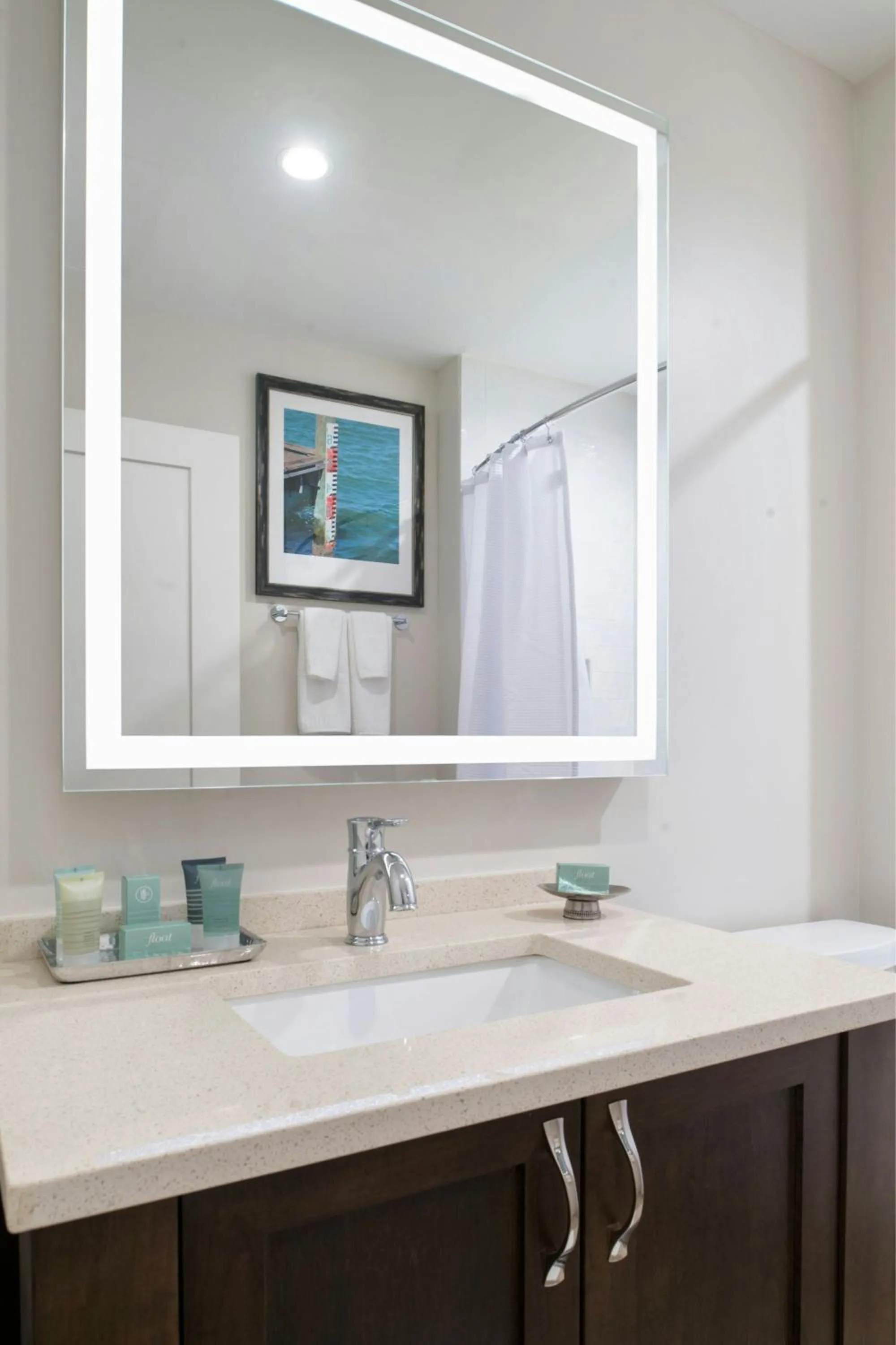 Bathroom in Waterline Villas & Marina, Autograph Collection
