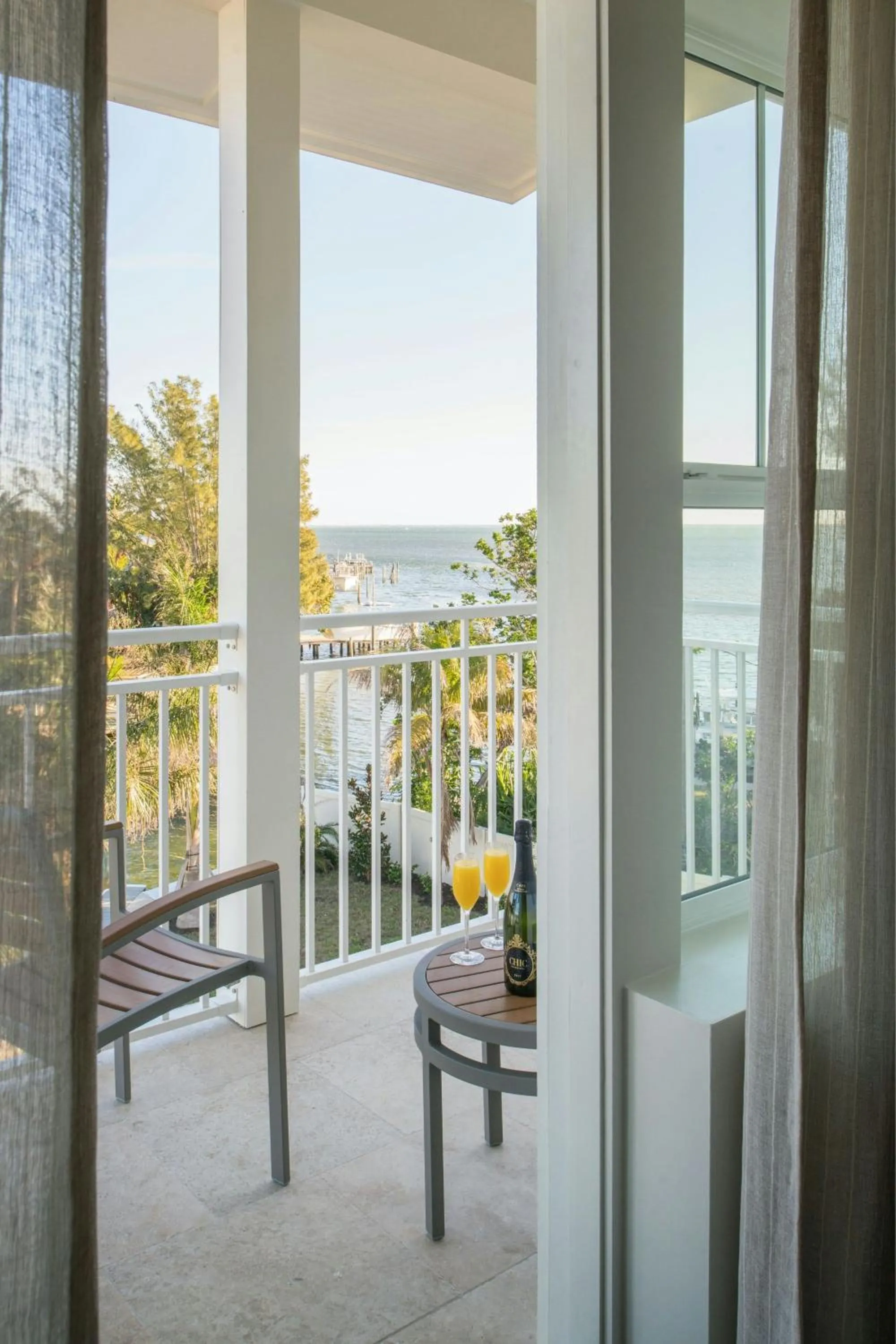 Photo of the whole room in Waterline Villas & Marina, Autograph Collection