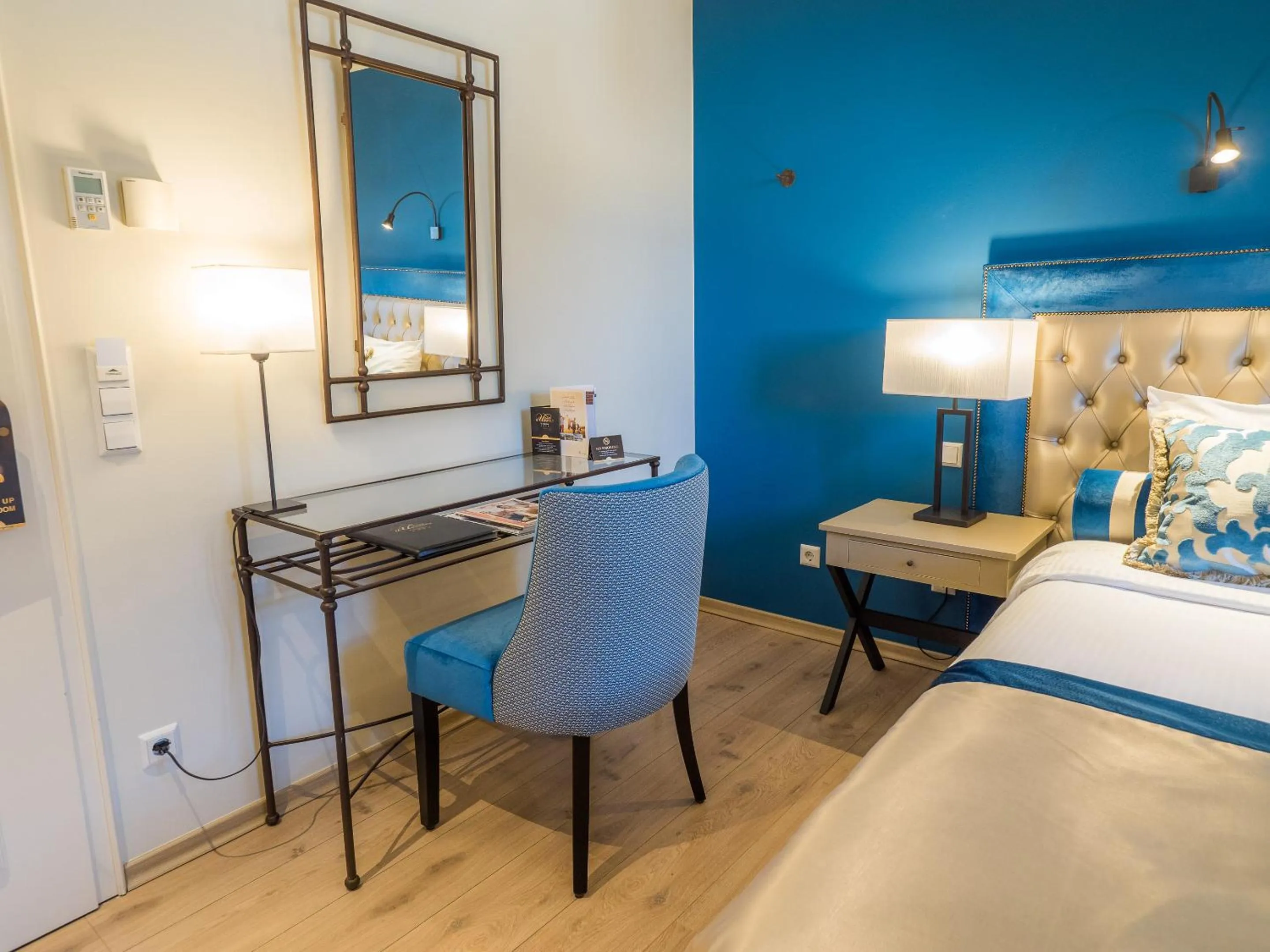 Decorative detail, Bed in Chateau d'Urspelt