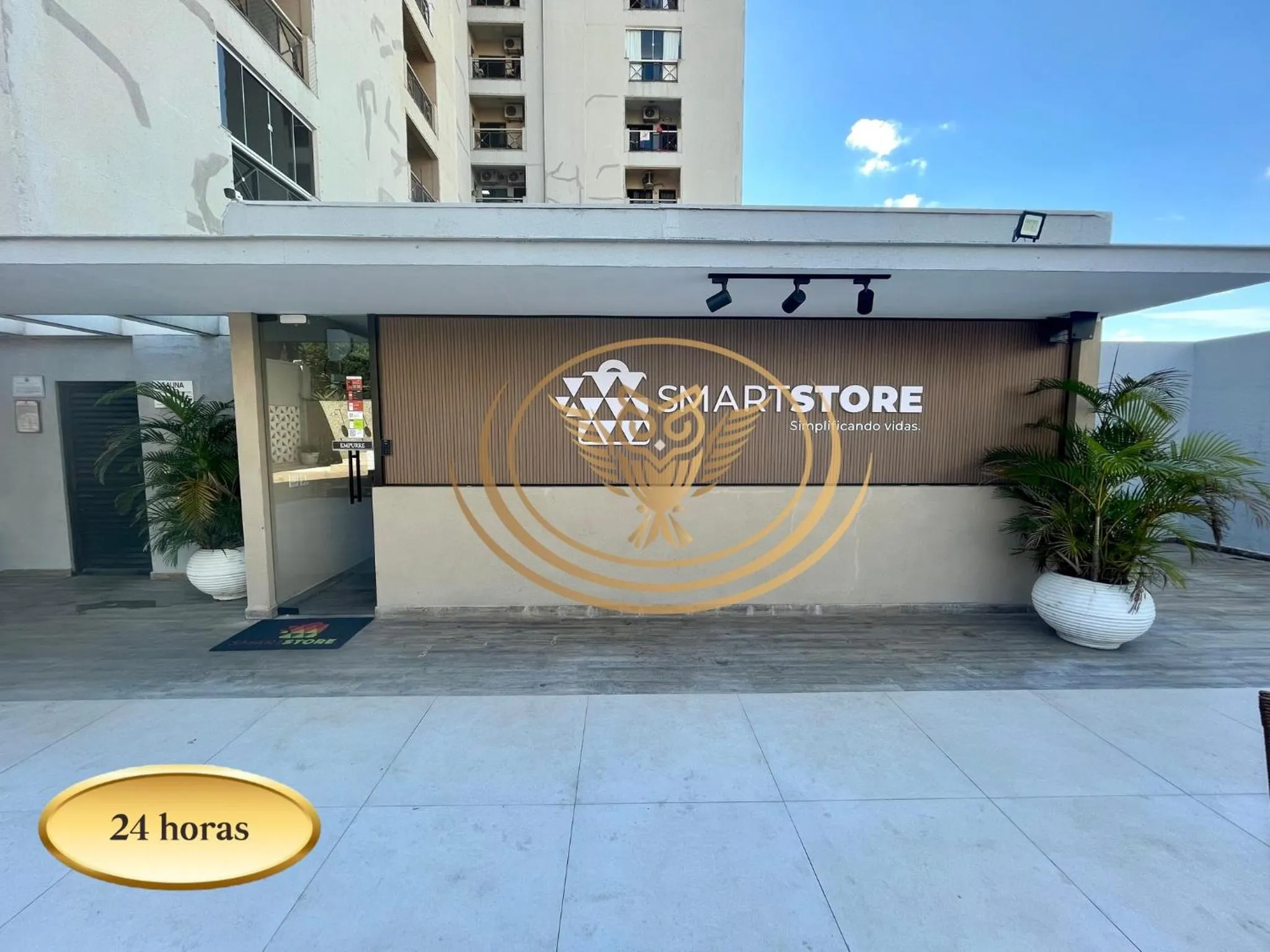 Supermarket/grocery shop in Coruja Imob - Flat Crystal Place