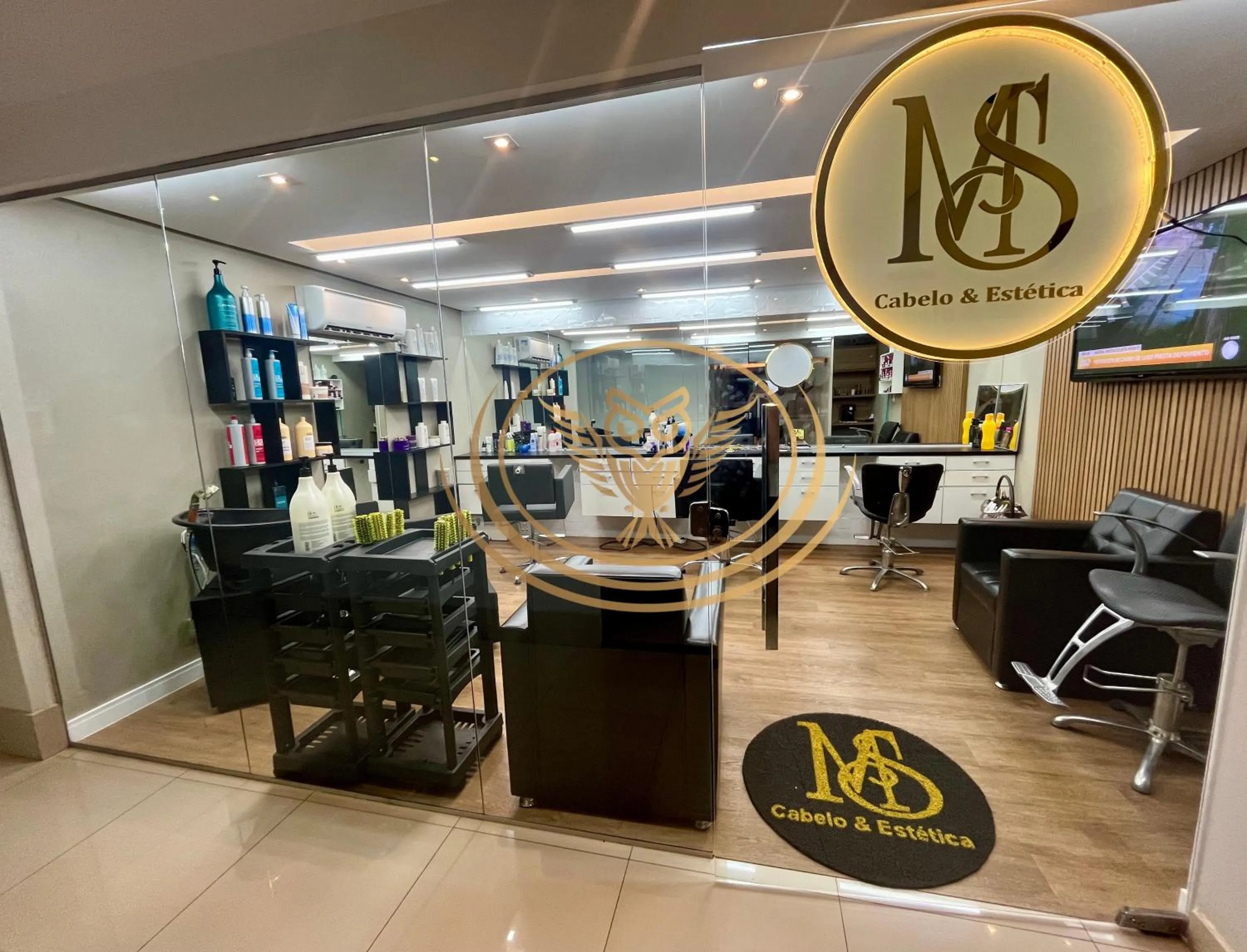 On-site shops in Coruja Imob - Flat Crystal Place