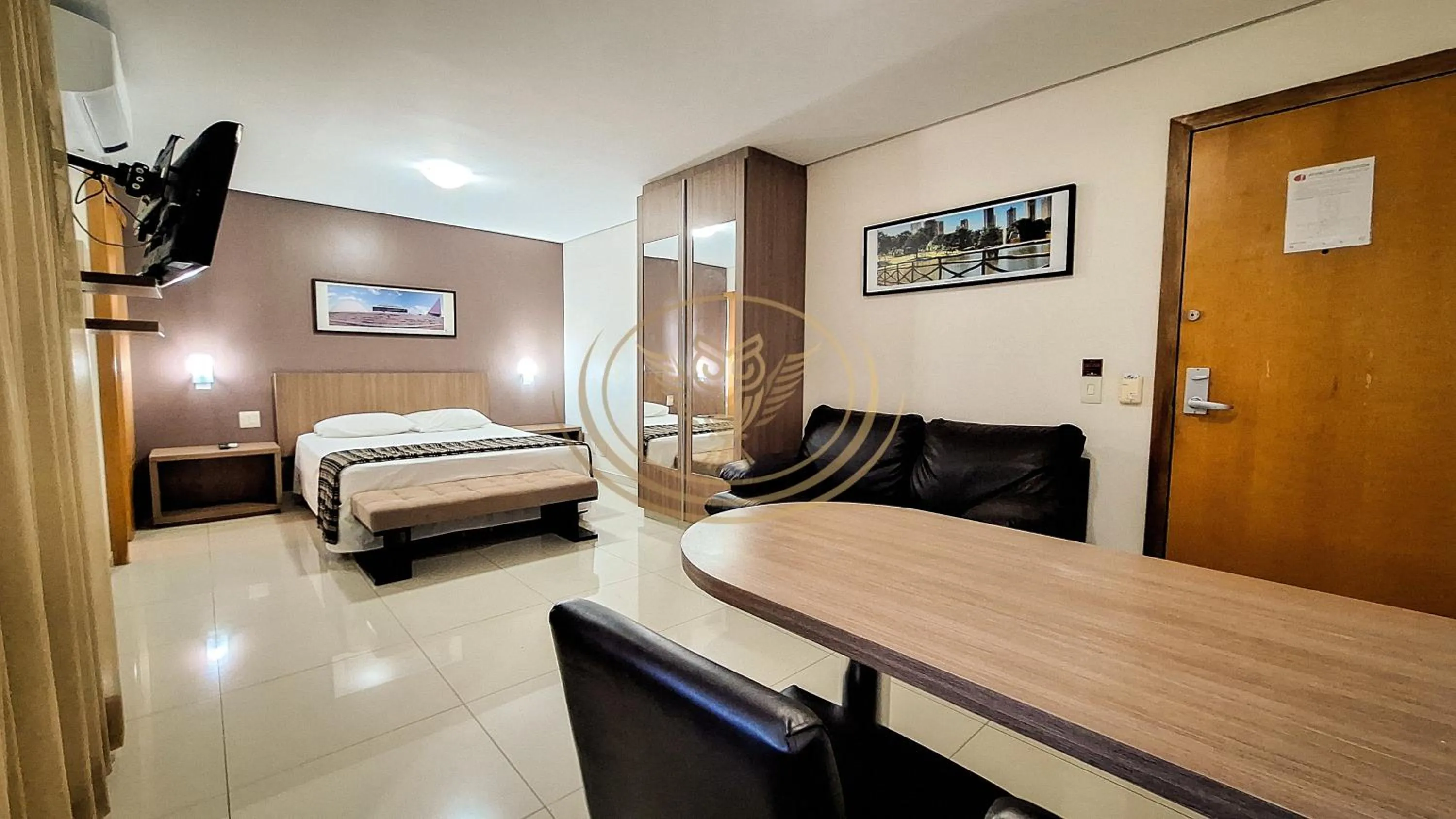 Communal lounge/ TV room, Bed in Coruja Imob - Flat Crystal Place