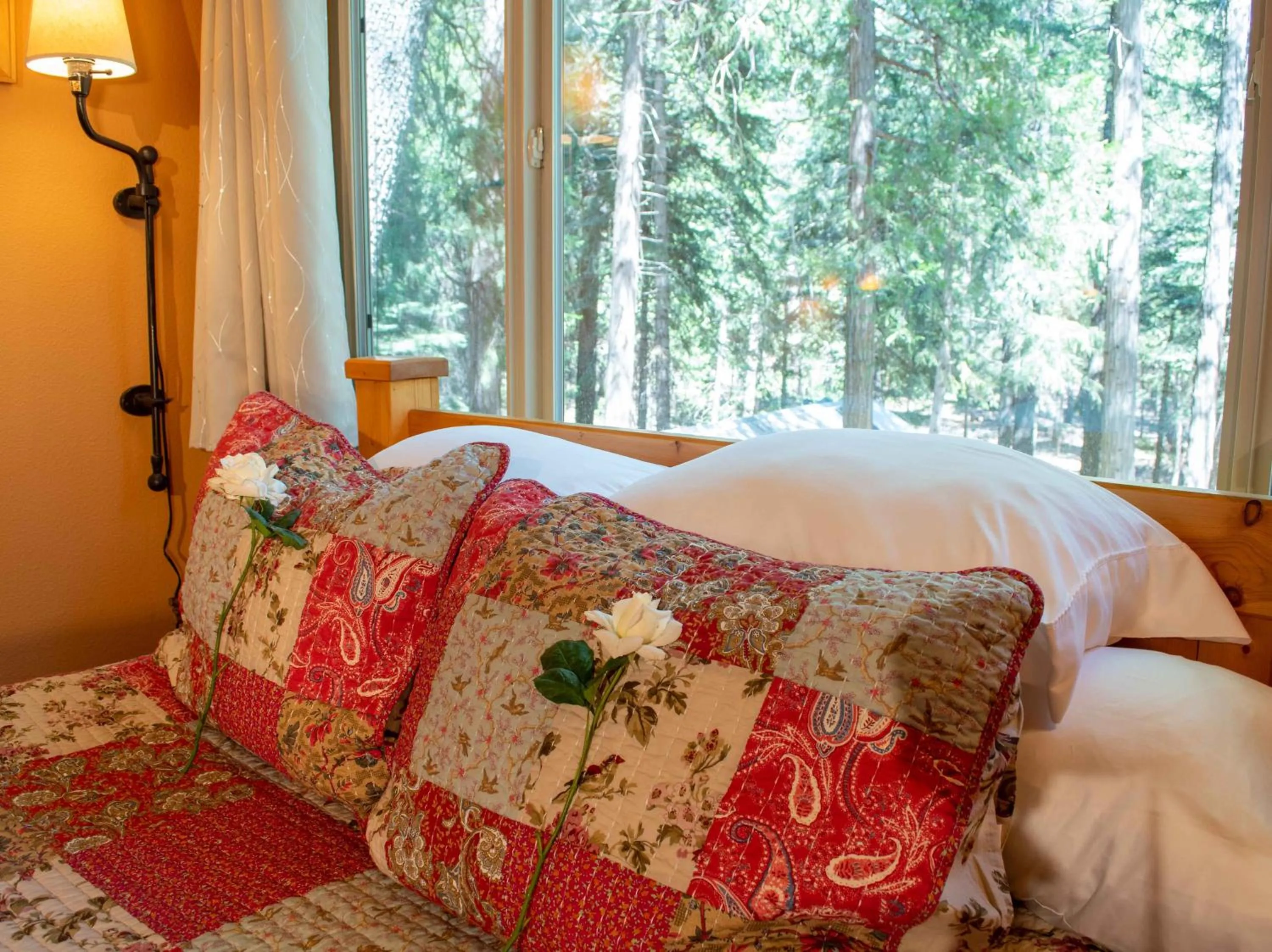 Bed in Harmony Ridge Lodge