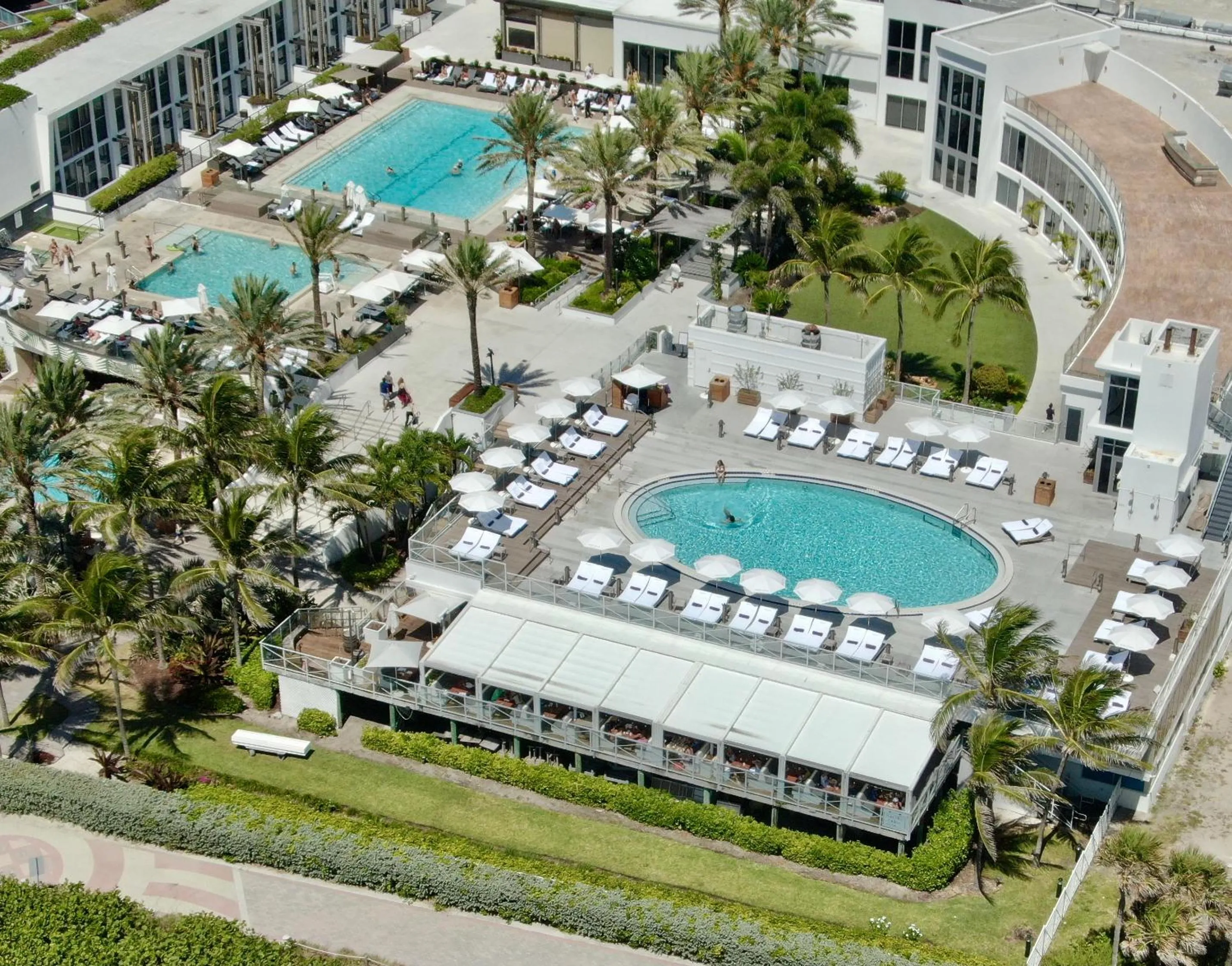 Swimming pool in Nobu Hotel Miami Beach