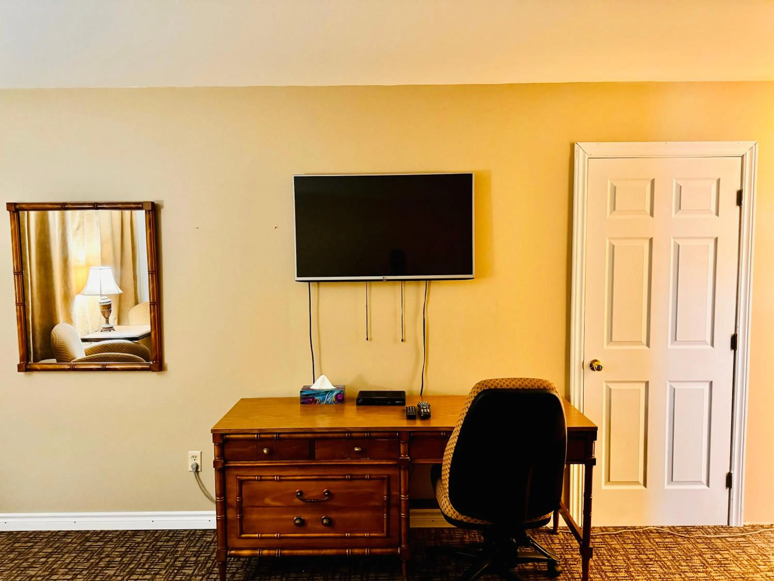 TV and multimedia in Fundy Line Motel