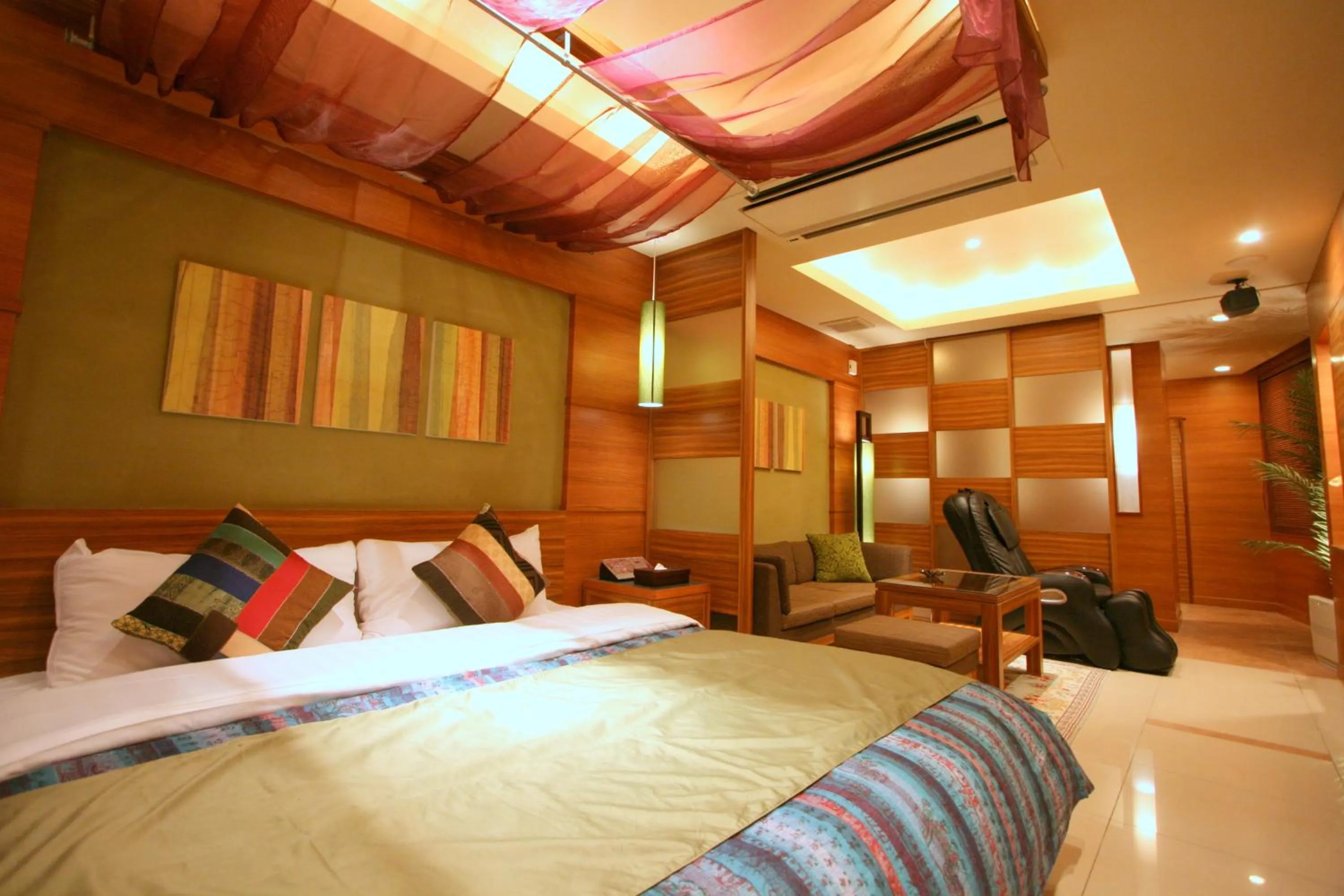 Bedroom, Bed in Hotel Aura Daito (Adult Only)