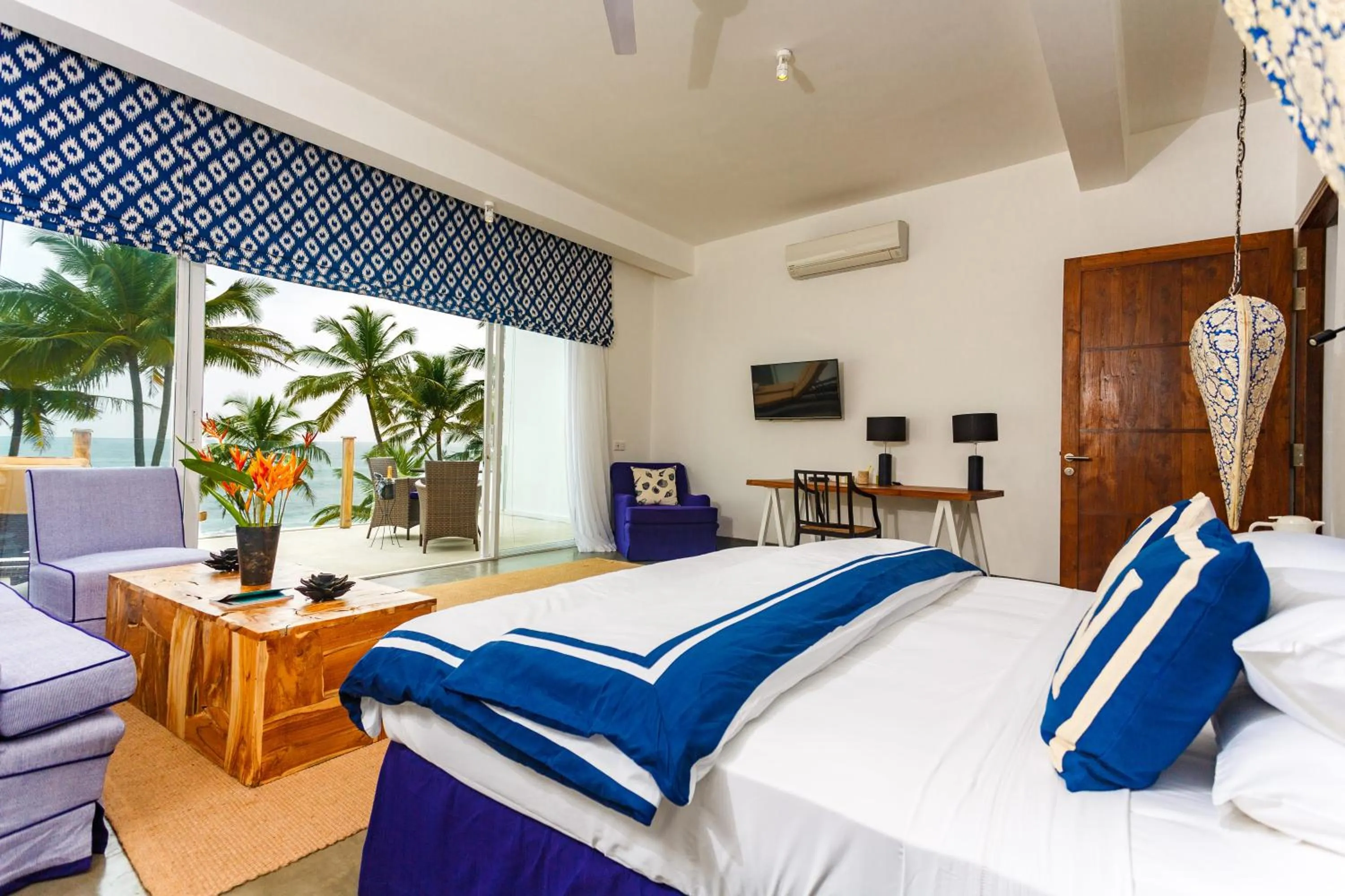 Bedroom, Bed in KK Beach