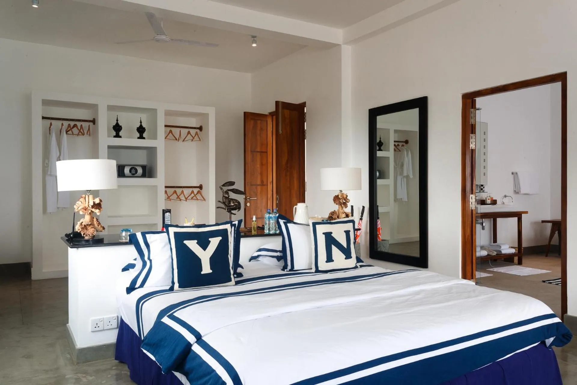 Photo of the whole room, Bed in KK Beach