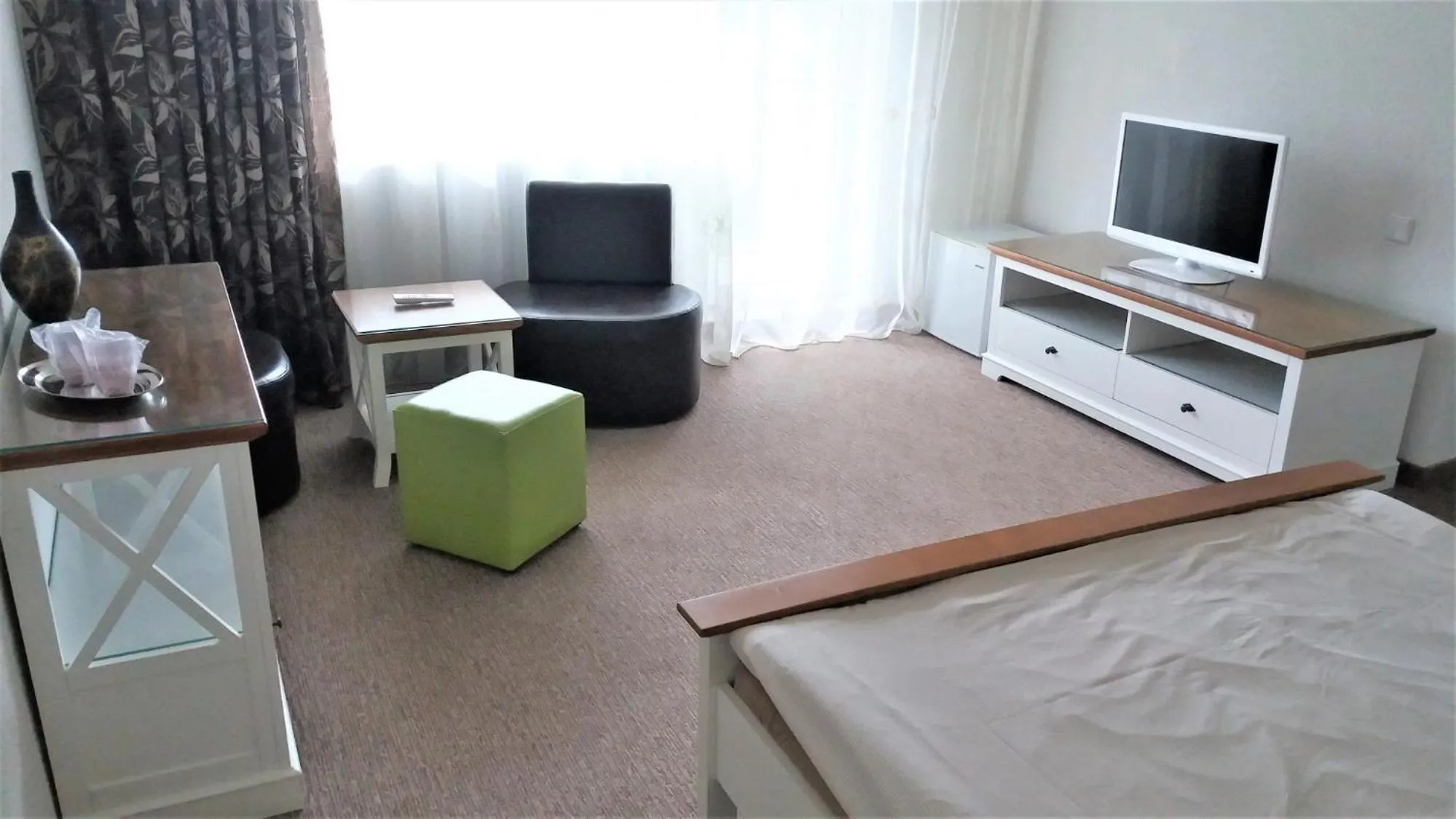 TV and multimedia, Bed in Hotel Monteoru