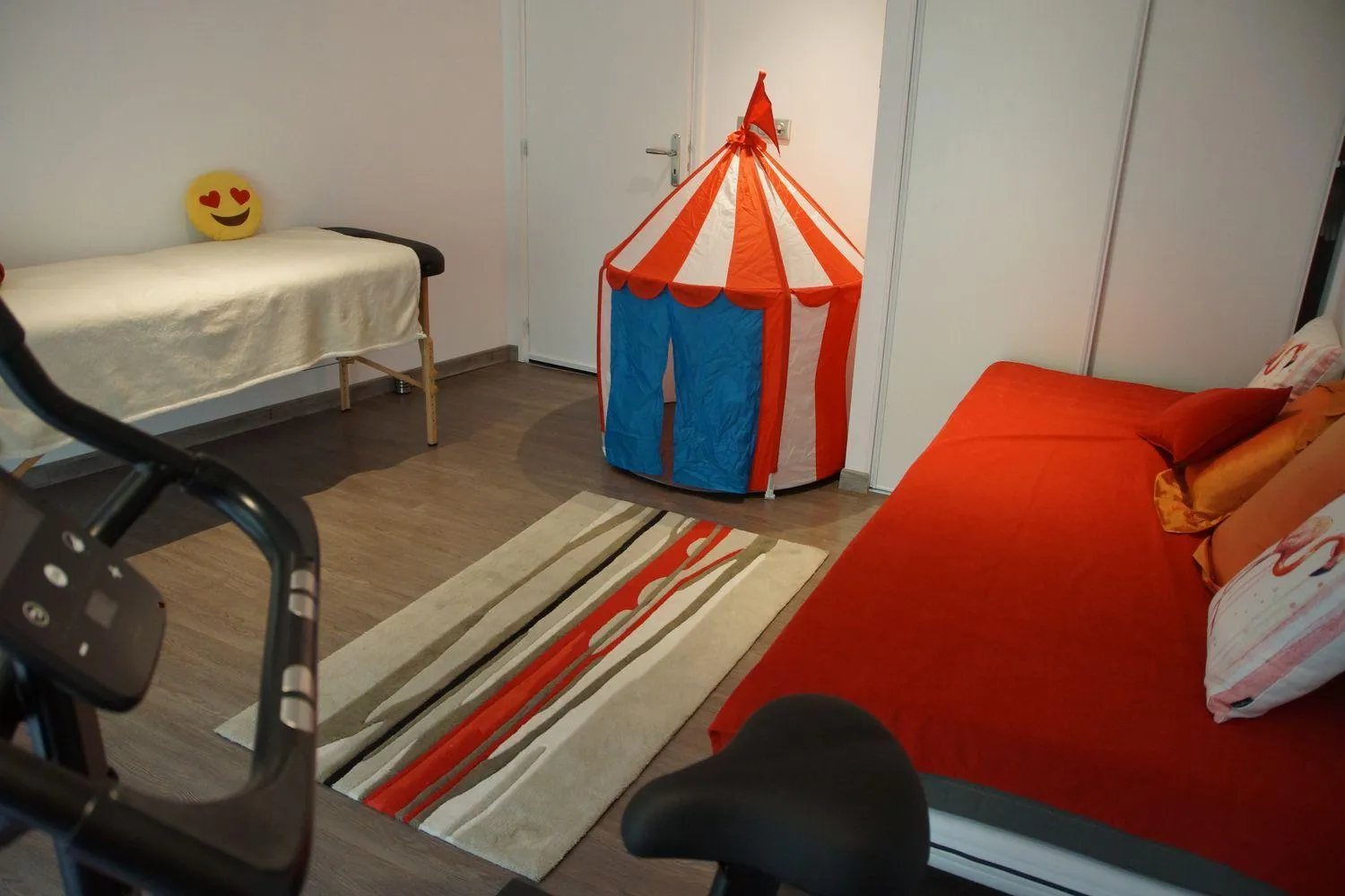 Fitness centre/facilities in Logis Saponine Chambres d'Hôtes au calme en Touraine