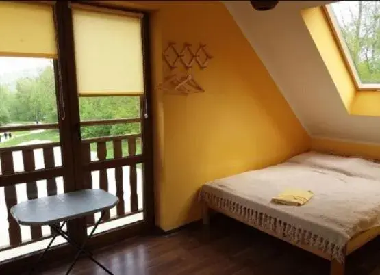 Quadruple Room with Shower in Leśne Klimaty Quadruple Room with Shower in Leśne Klimaty
