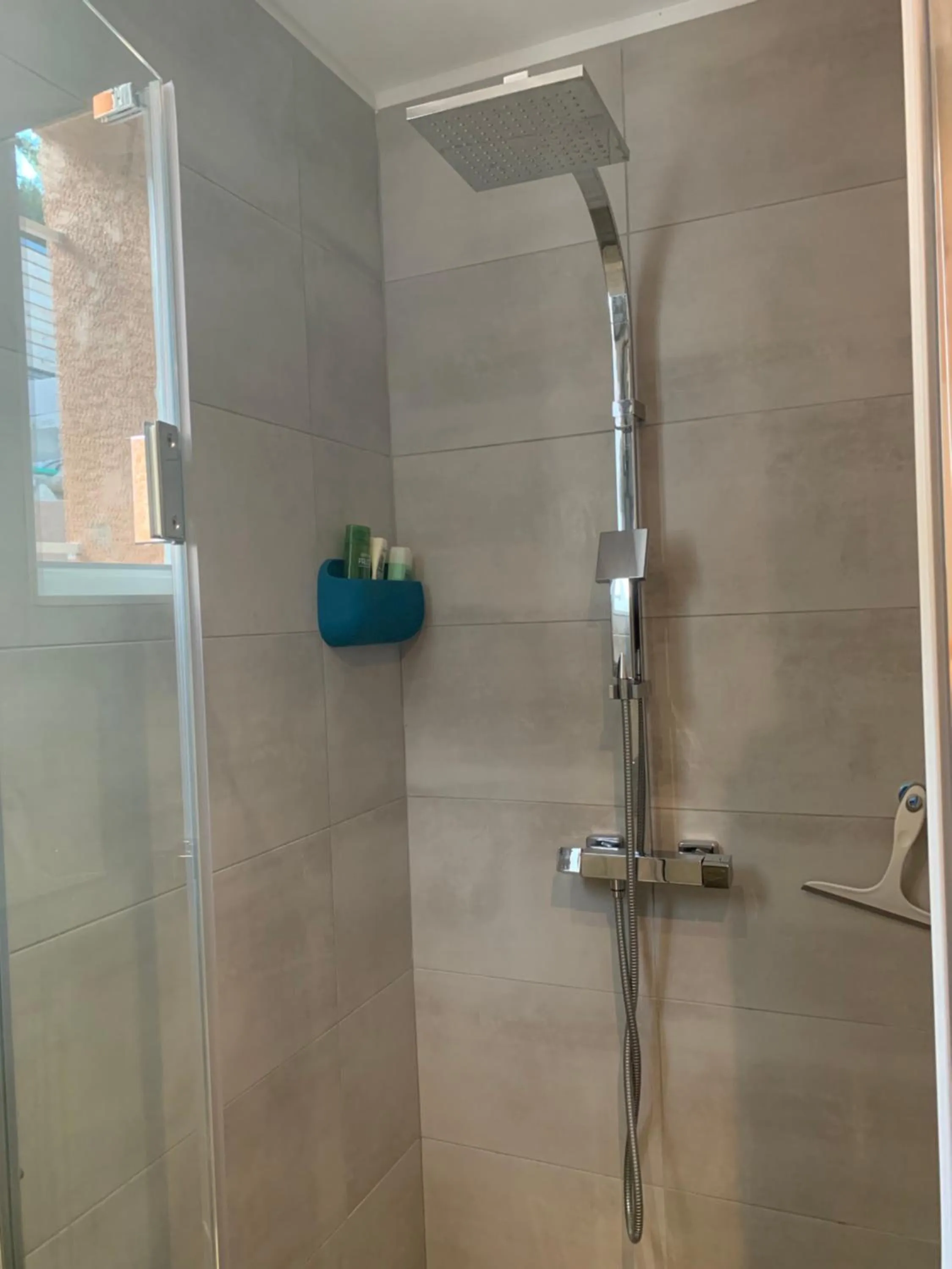 Shower in Chez Marc et Jeannick