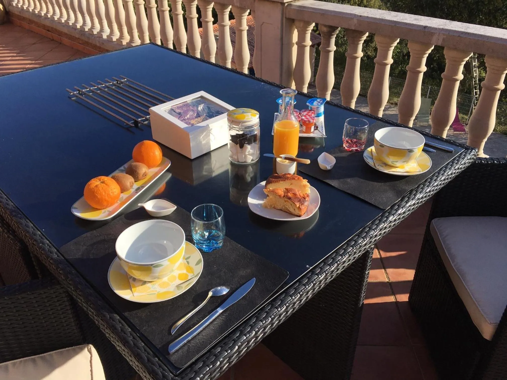 Continental breakfast in Chez Marc et Jeannick