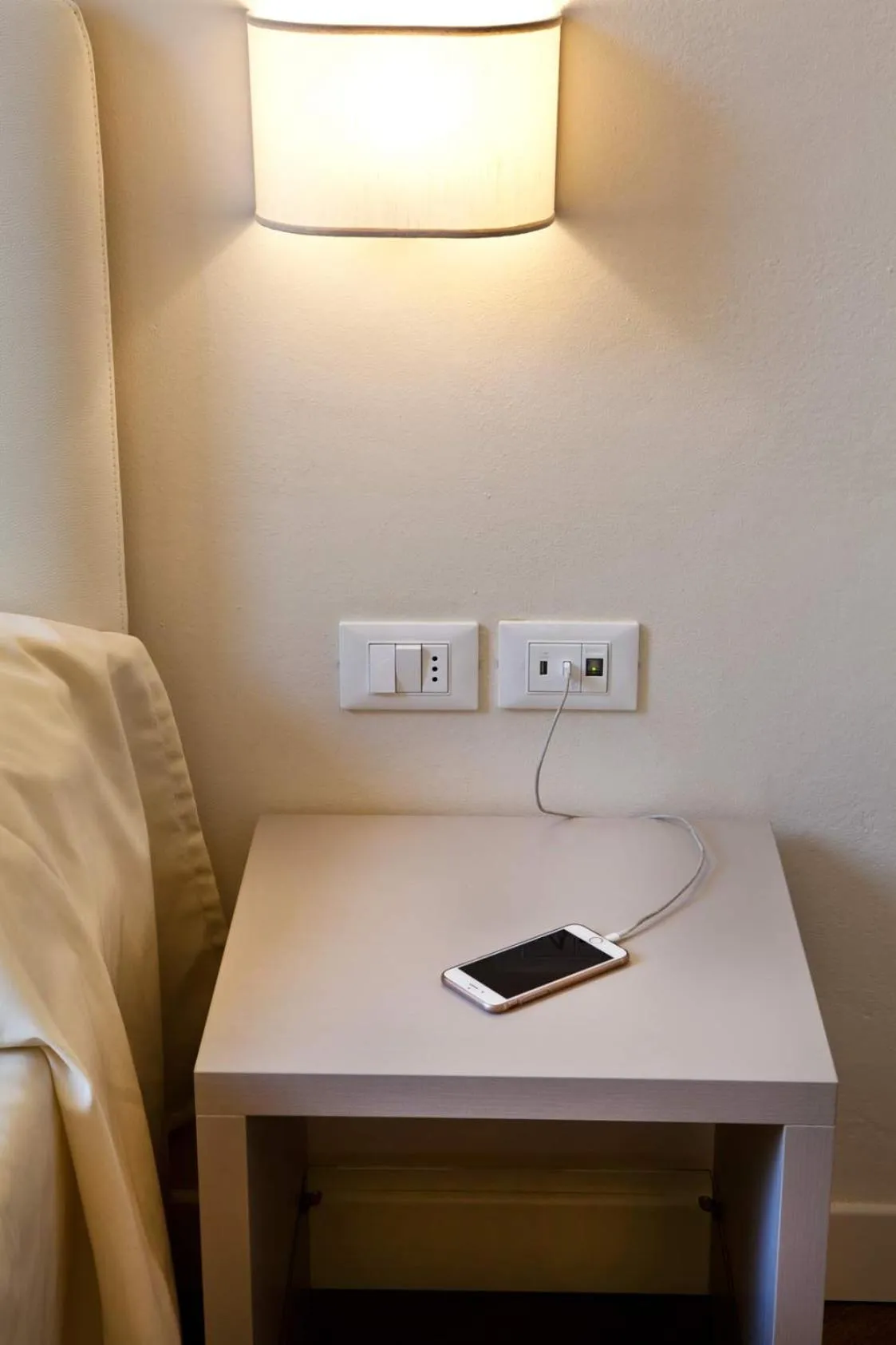 Decorative detail in Il Dromedario