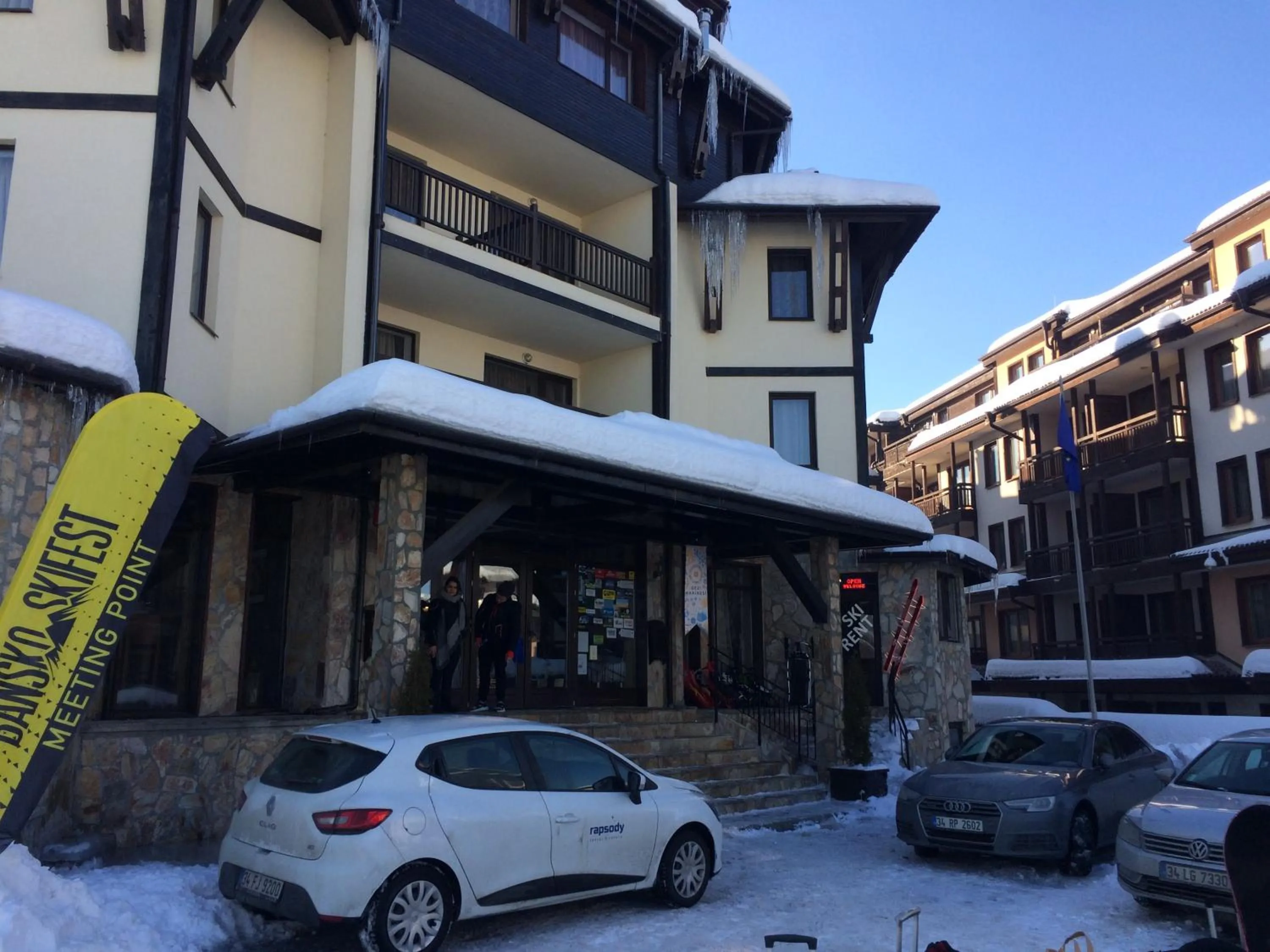 Facade/entrance in Mountain Top Mina
