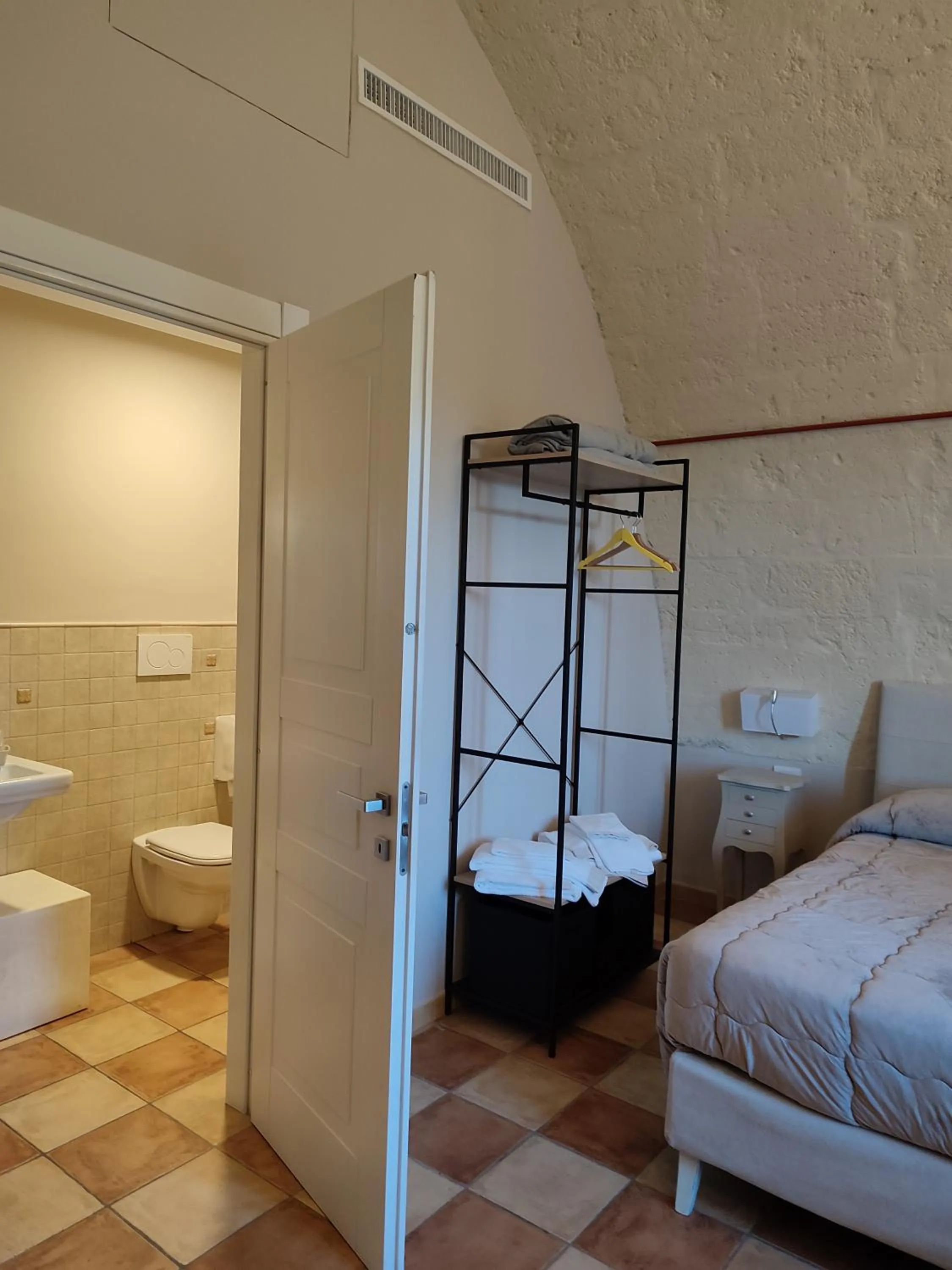 Toilet, Bed in Tenuta Danesi - Camere - Appartamenti - Bubble Room