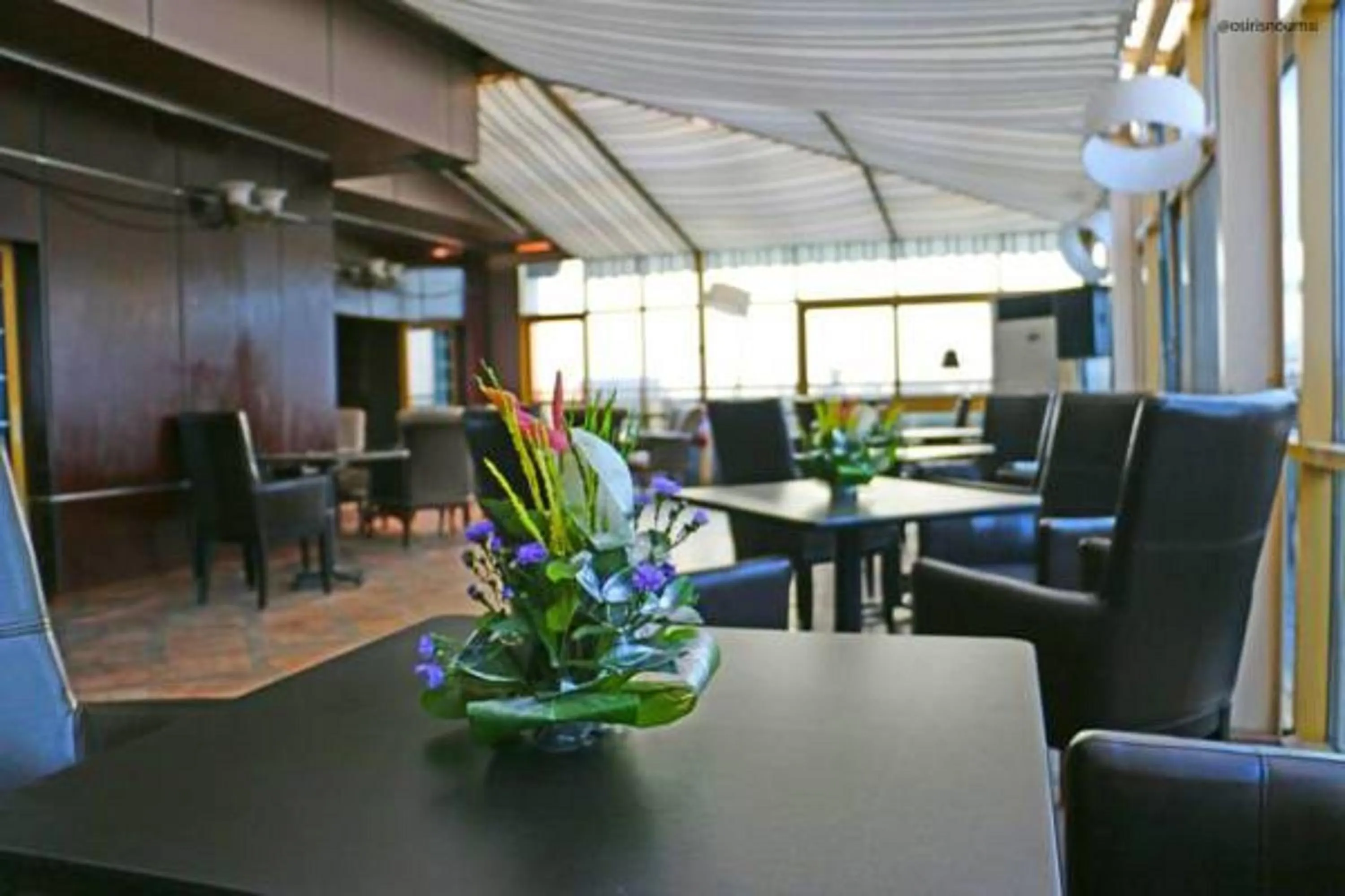 Restaurant/places to eat in Noubou International Hotel