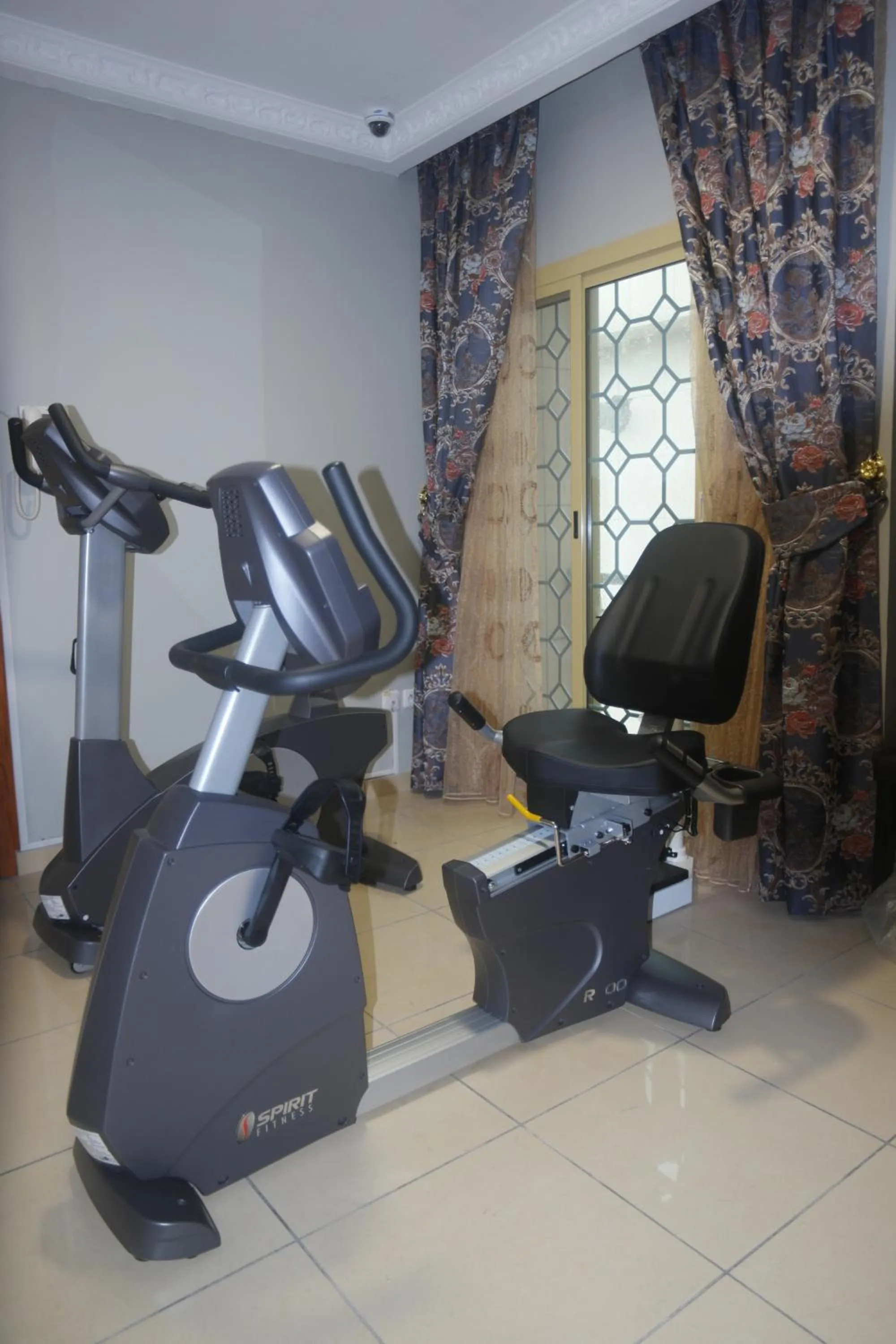 Fitness centre/facilities in Noubou International Hotel