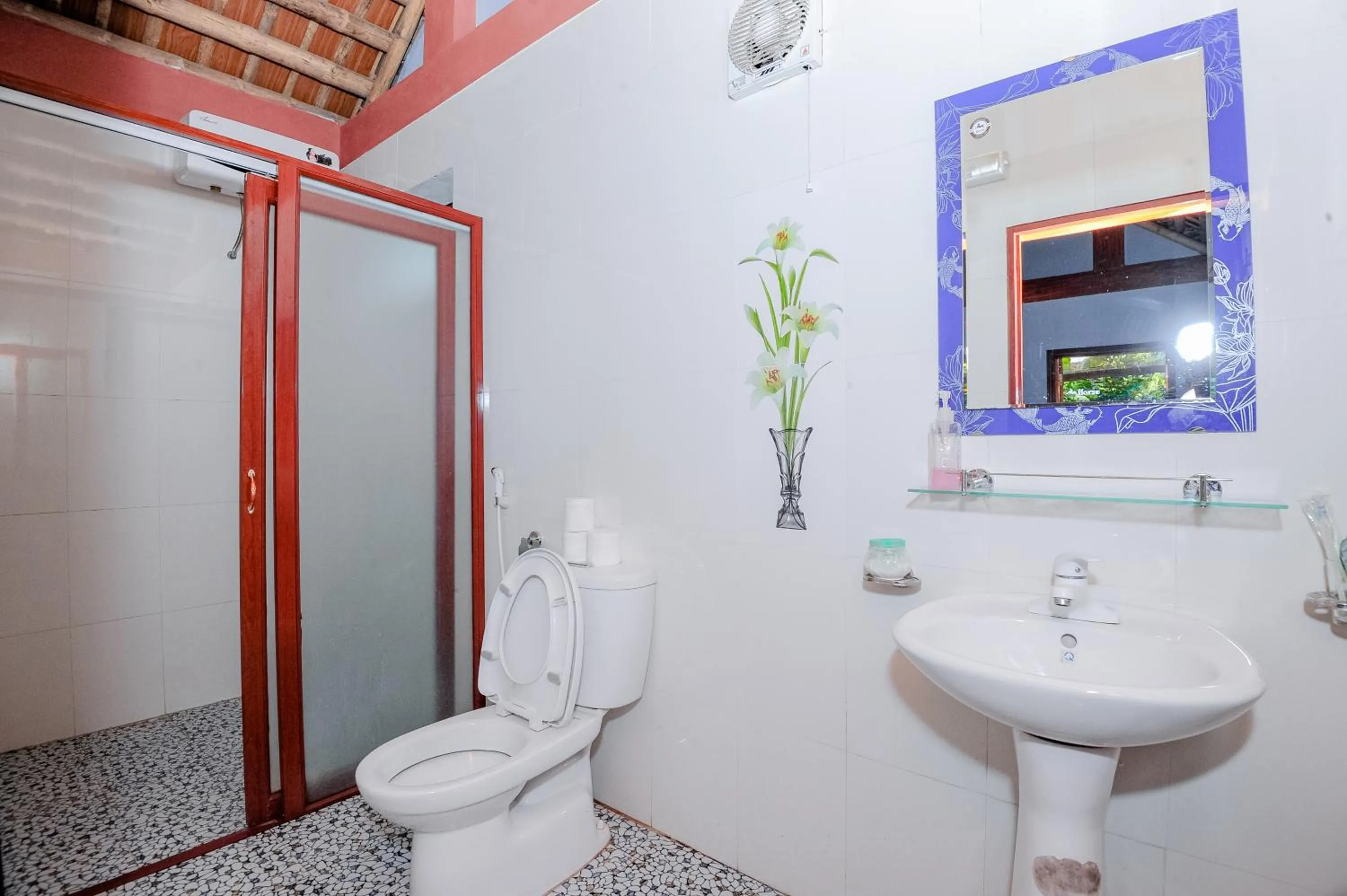 Shower in Tam Coc River View Homestay