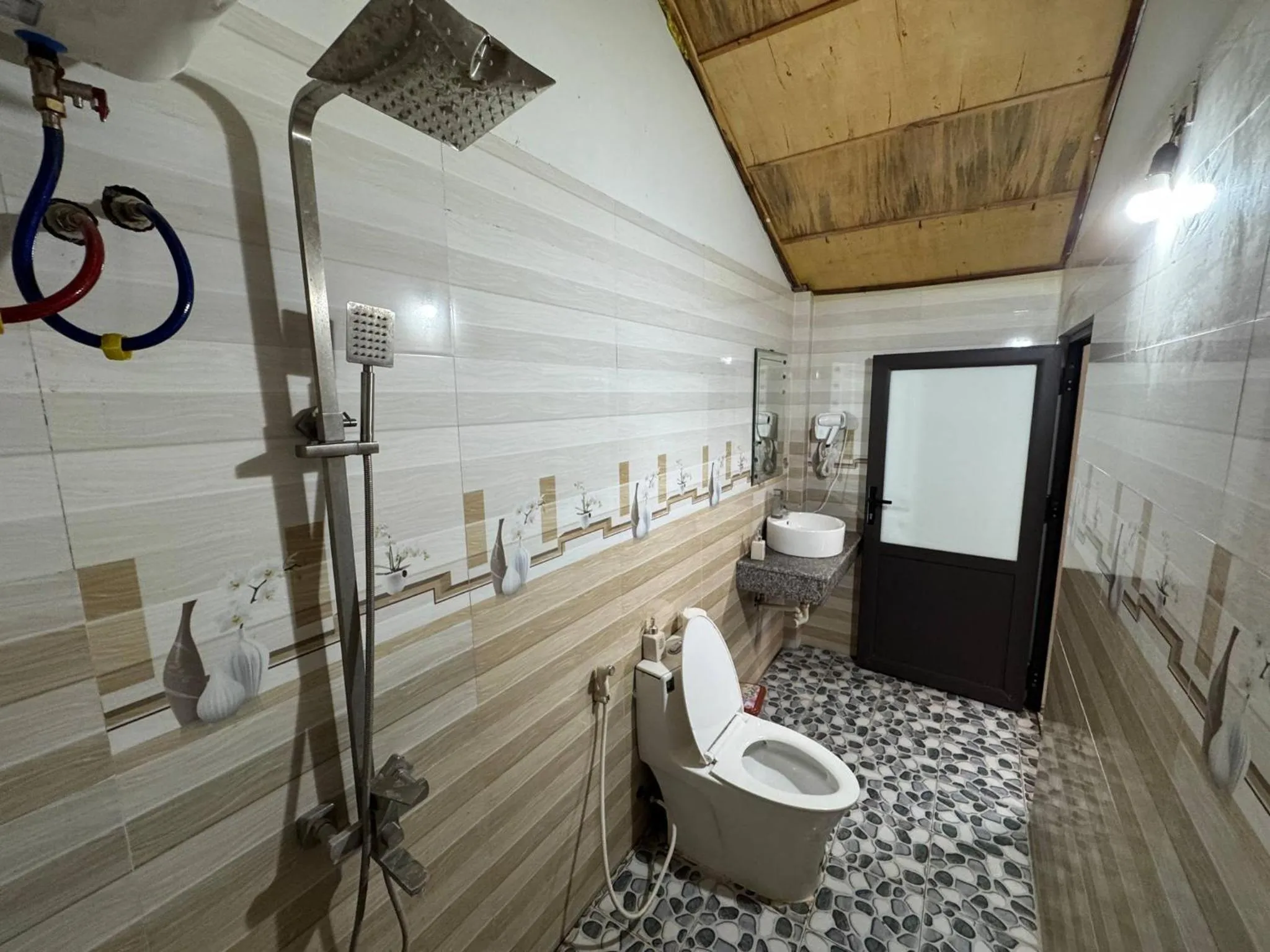 Shower in Tam Coc River View Homestay