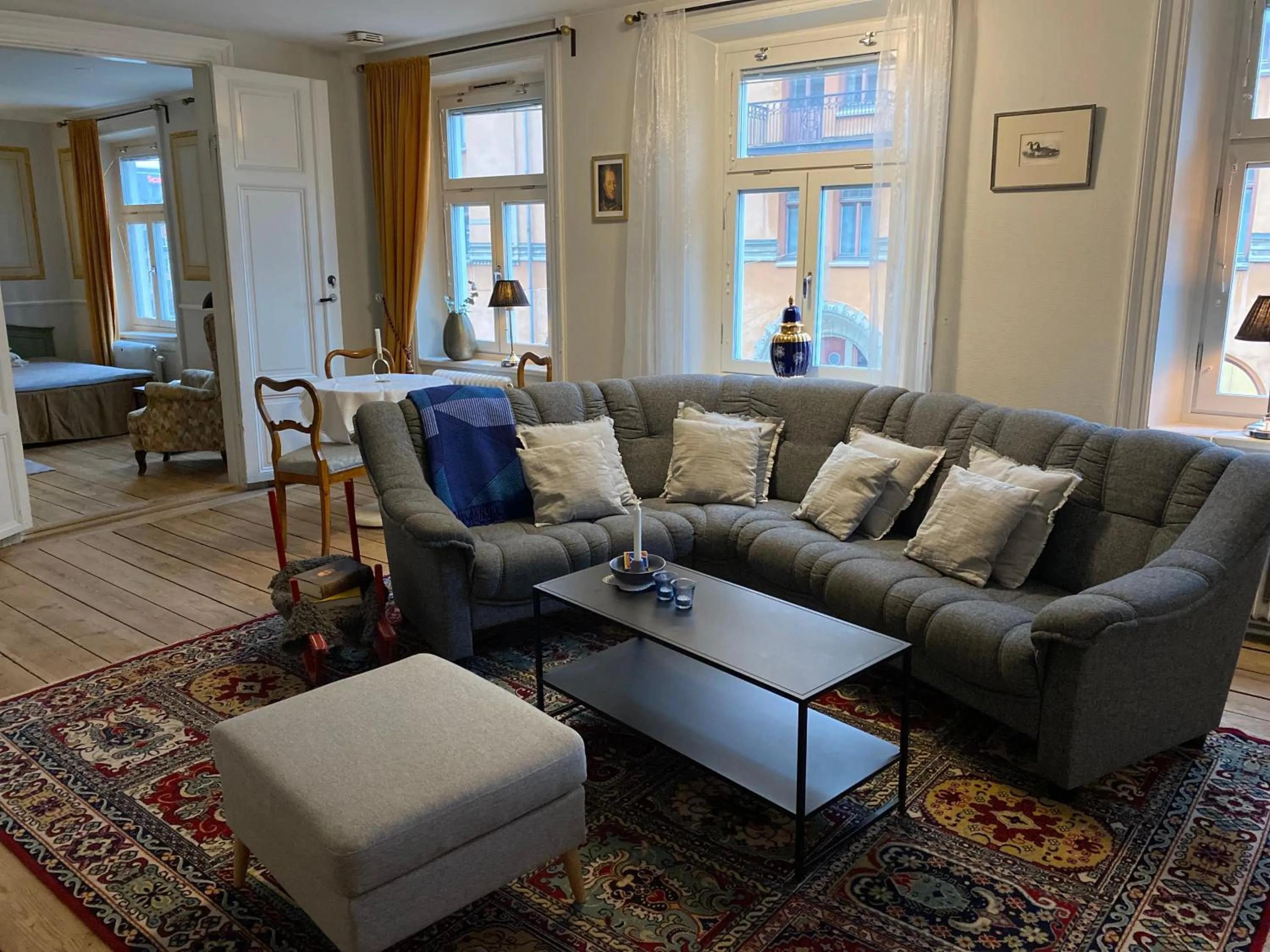 Photo of the whole room in Strand Hotel