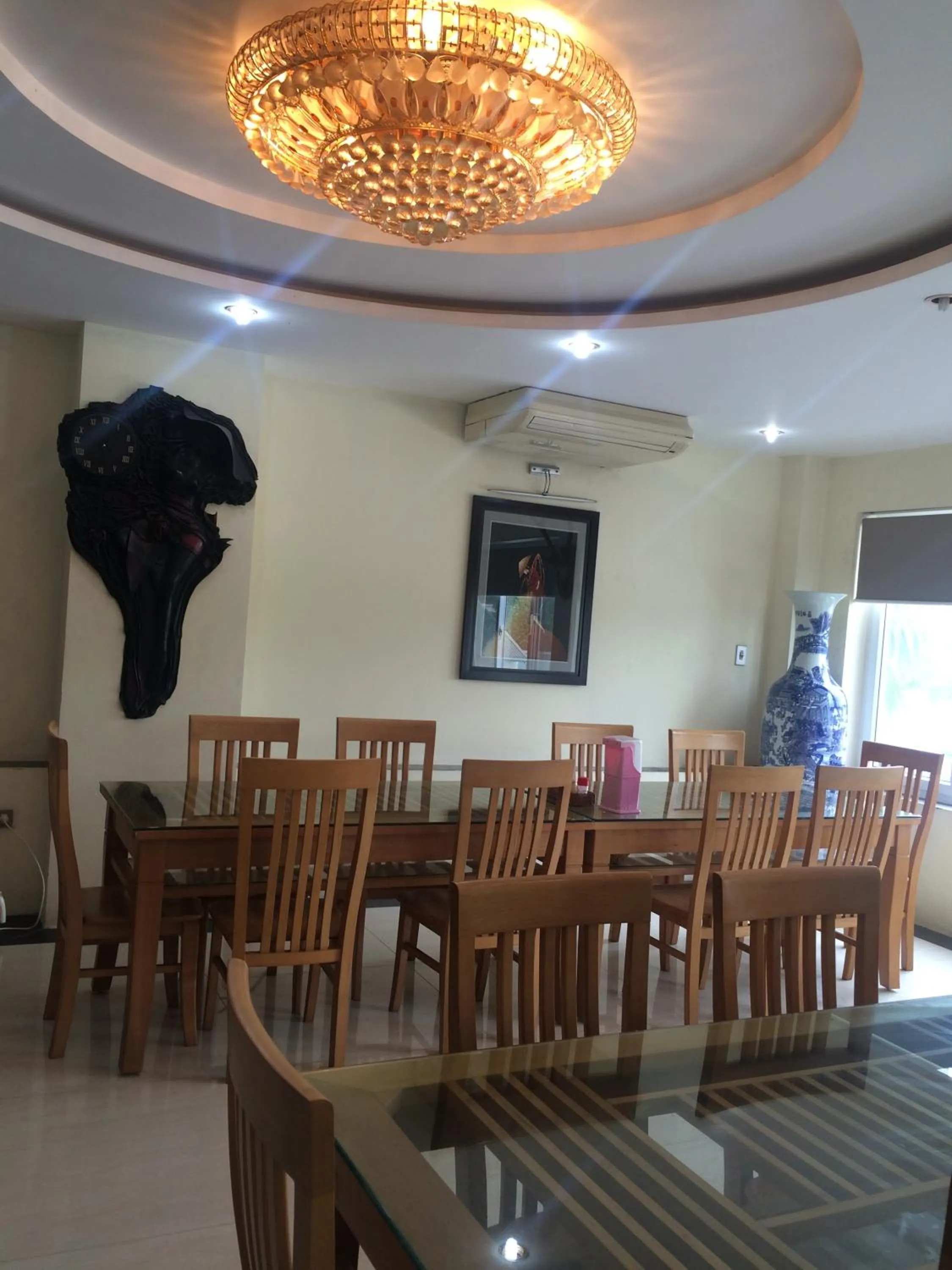 Restaurant/places to eat in Chio Hotel