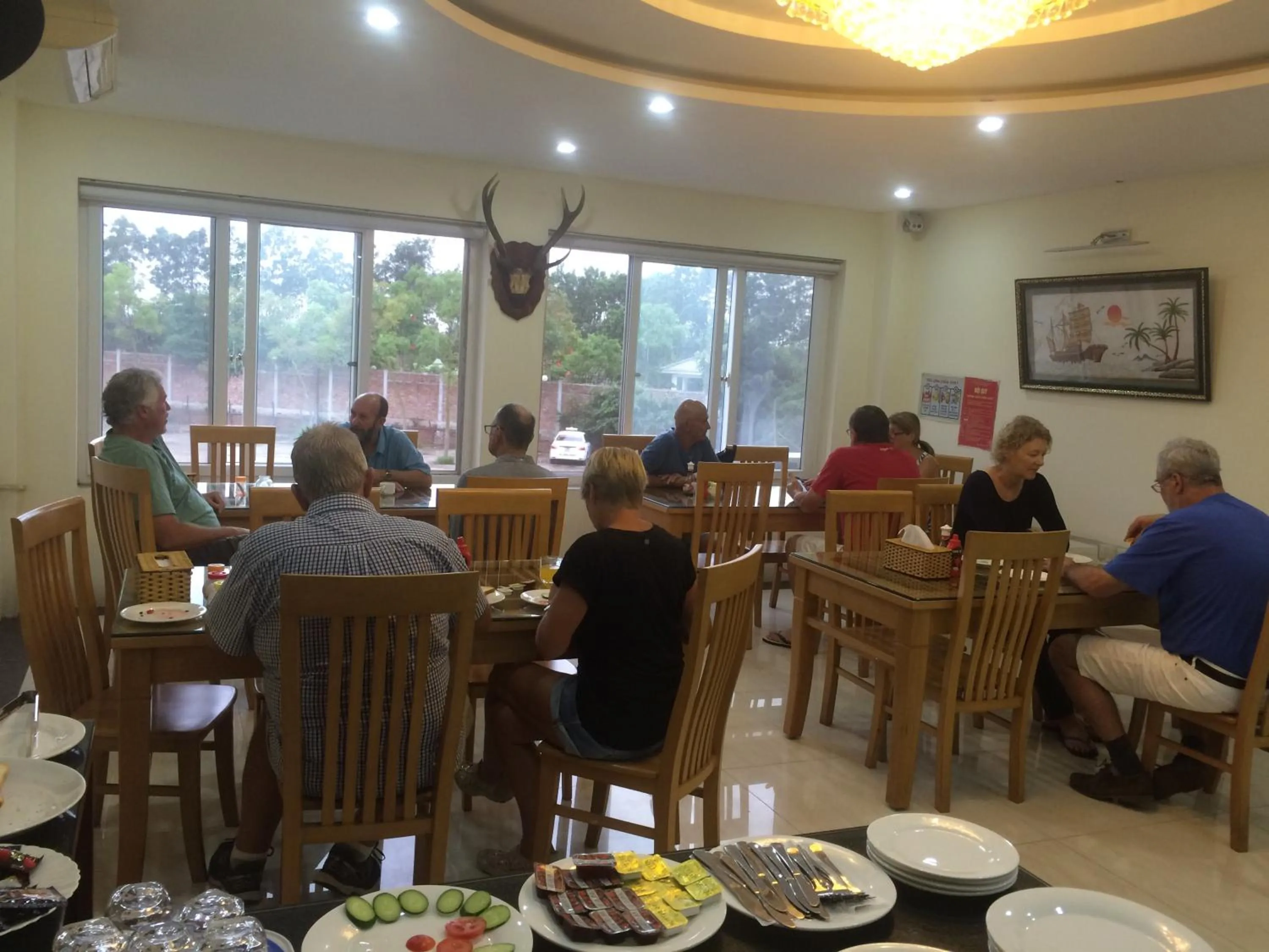 Communal lounge/ TV room in Chio Hotel