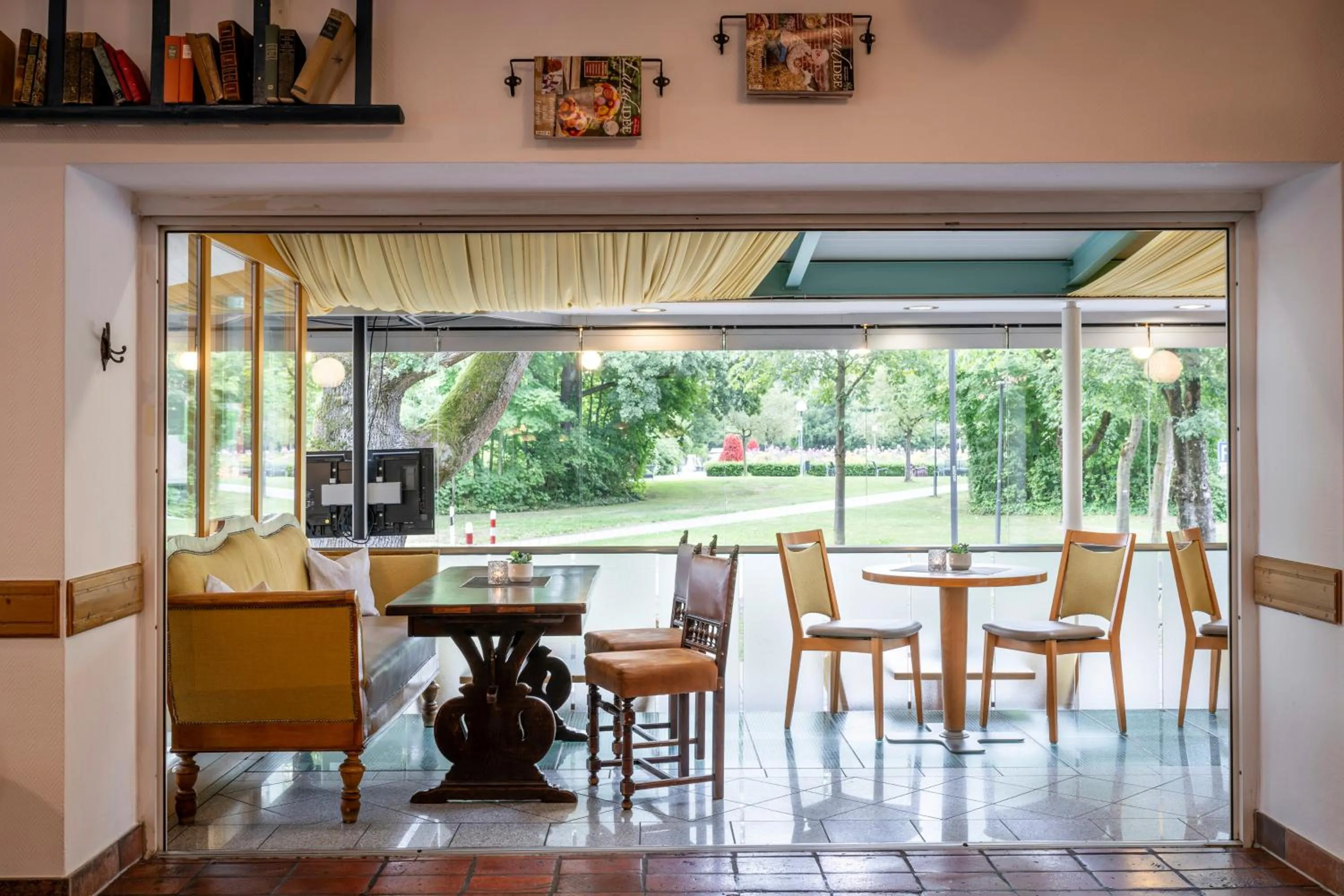 Seating area in Hotel Promenade