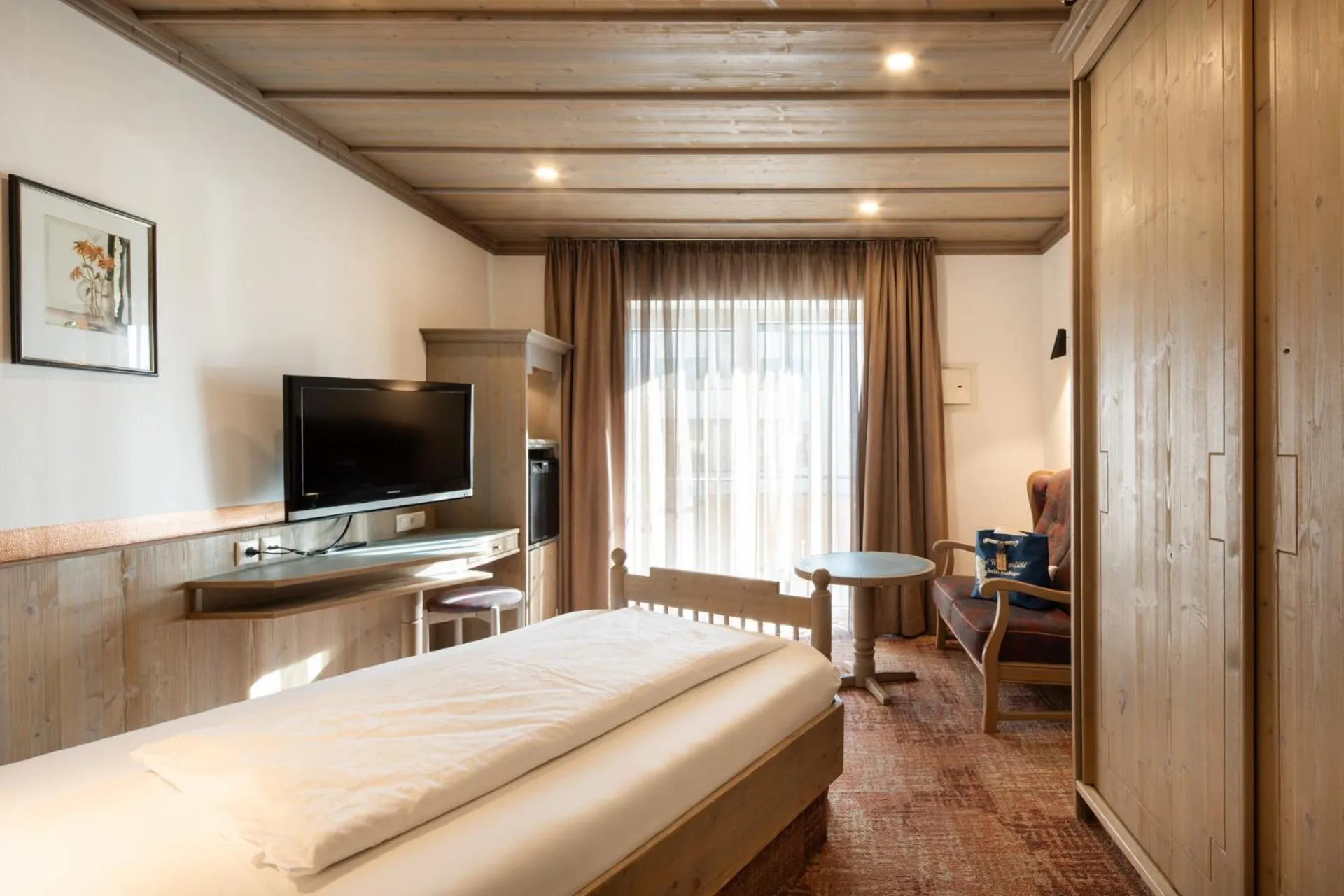 Photo of the whole room, Bed in Hotel Promenade Mein KaffeeHimmel