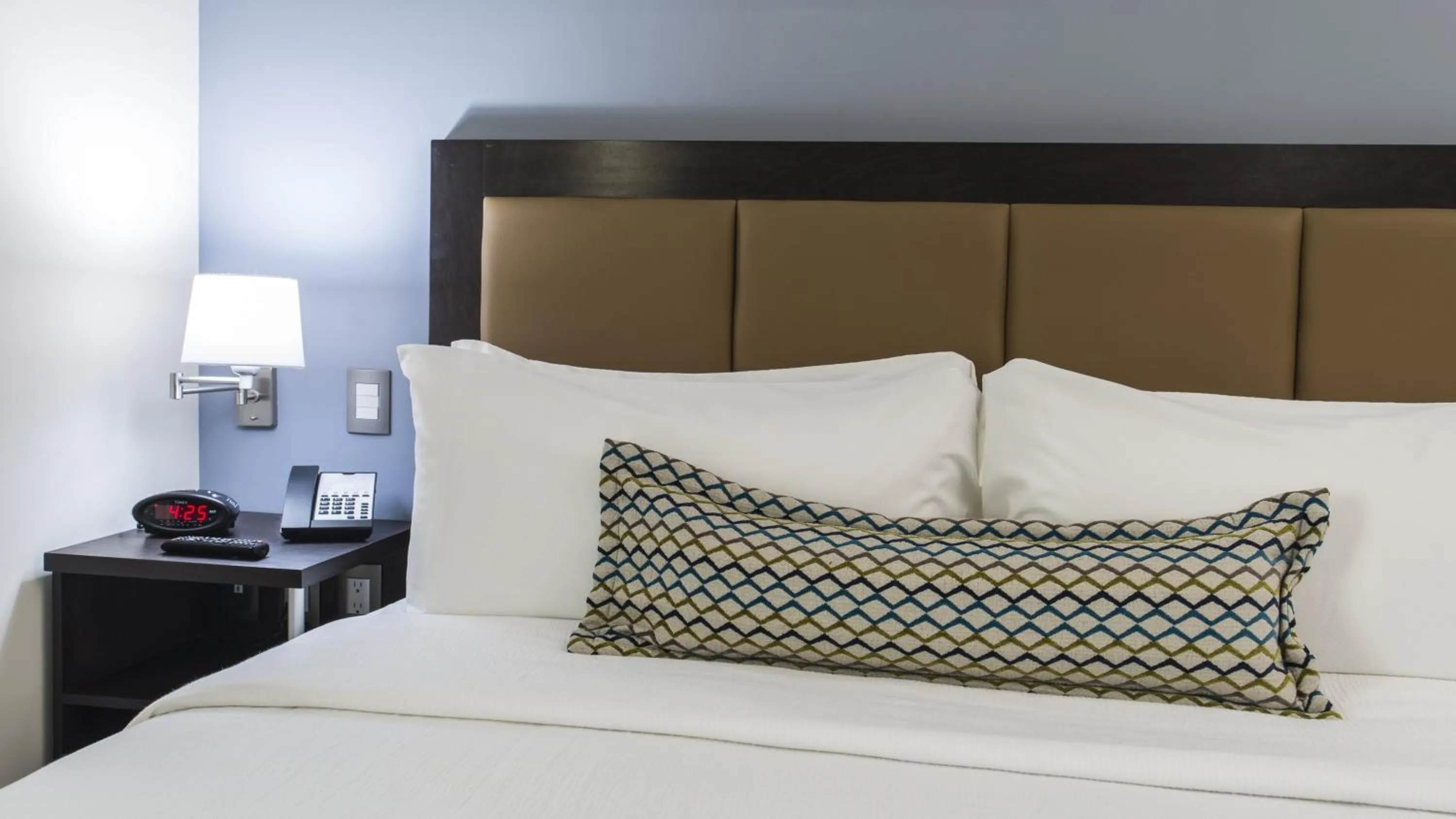 Photo of the whole room, Bed in Candlewood Suites - Celaya by IHG