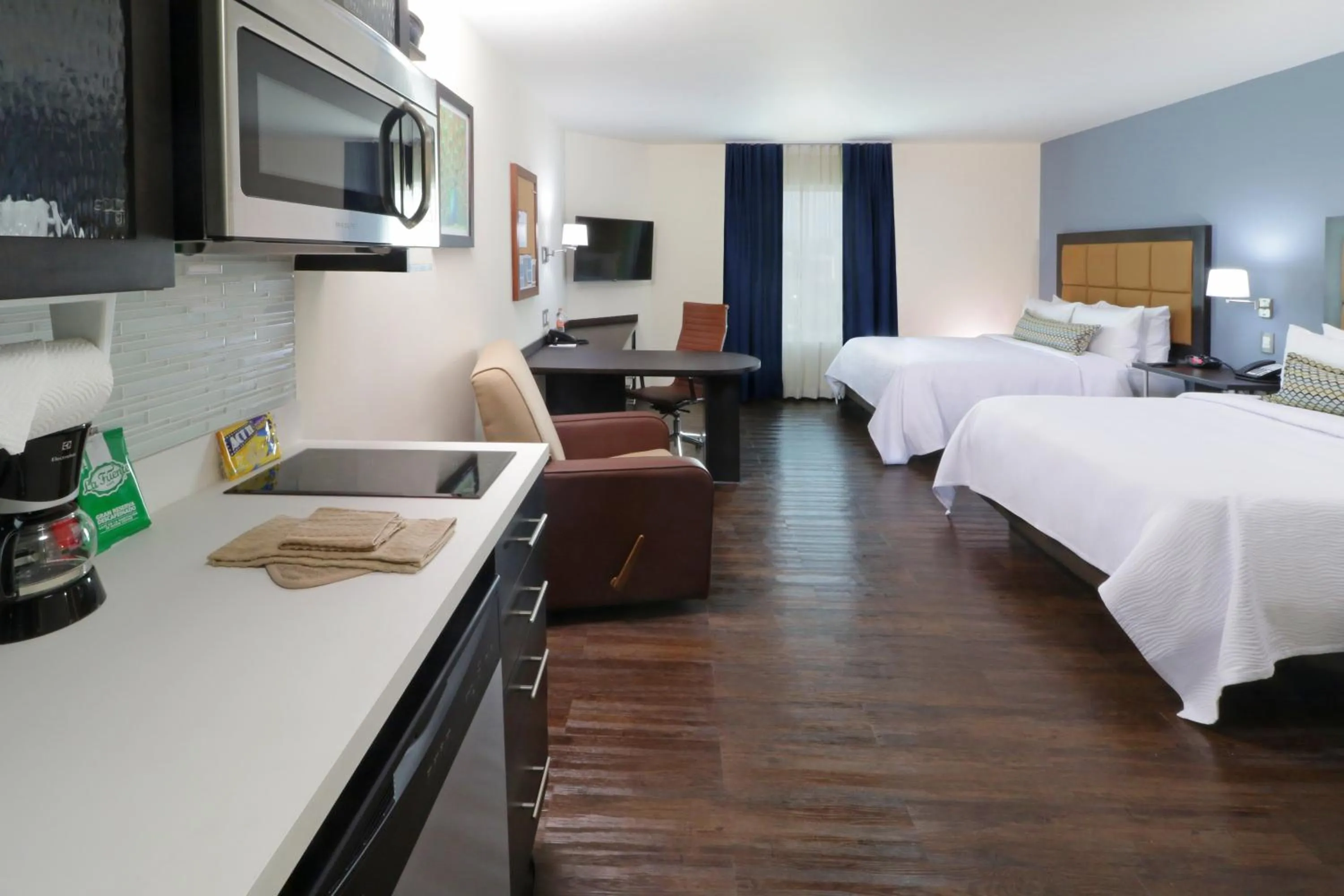 Photo of the whole room, Bed in Candlewood Suites - Celaya by IHG