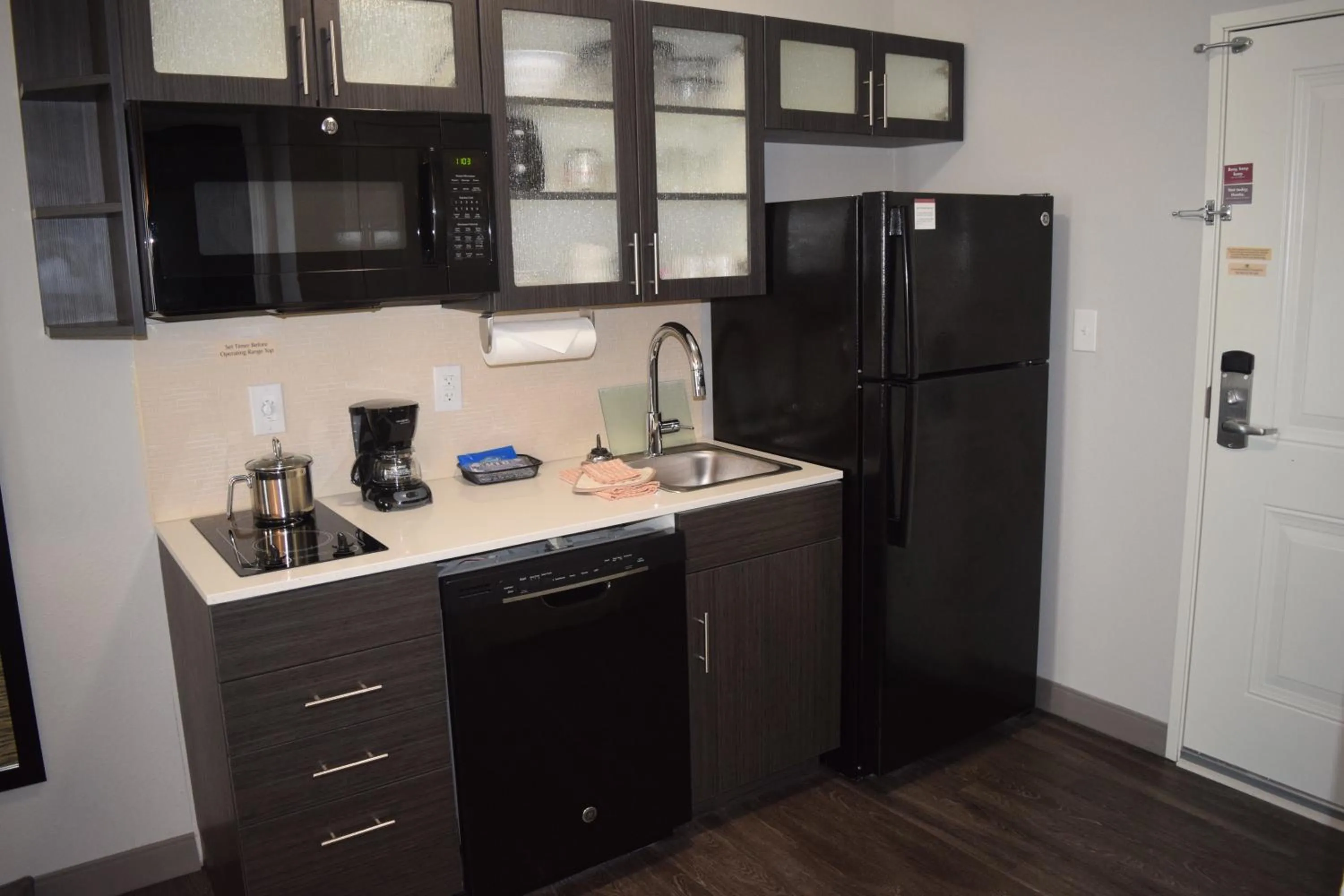 Photo of the whole room in Candlewood Suites - Nashville Metro Center by IHG