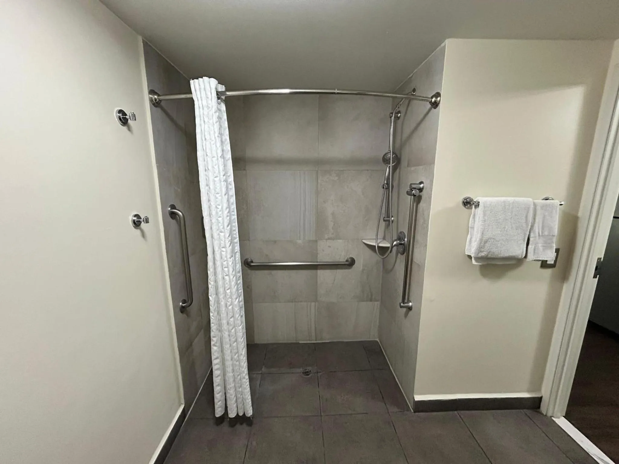 Photo of the whole room in Candlewood Suites - Queretaro Juriquilla by IHG