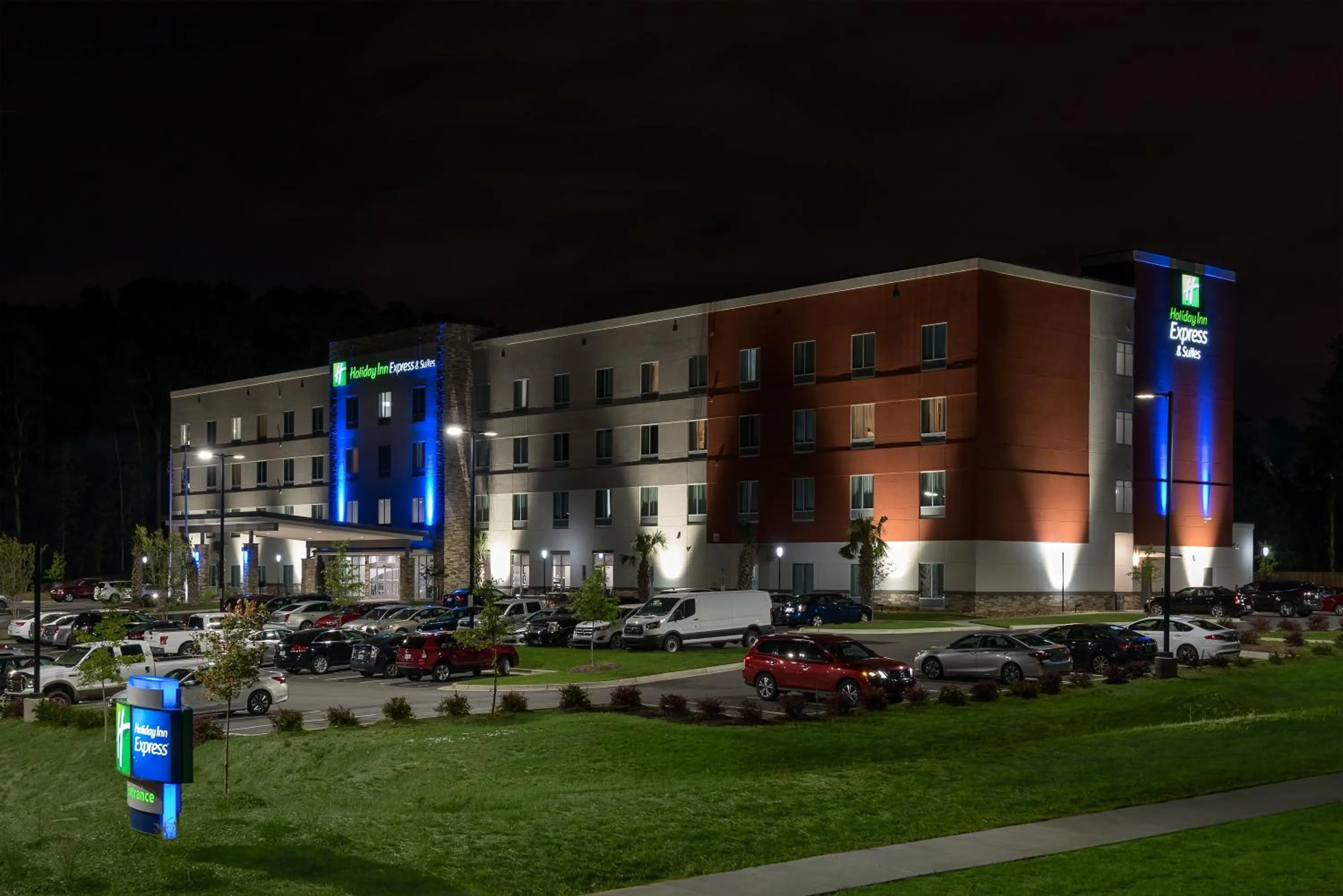 Property building in Holiday Inn Express & Suites - Charlotte Airport by IHG