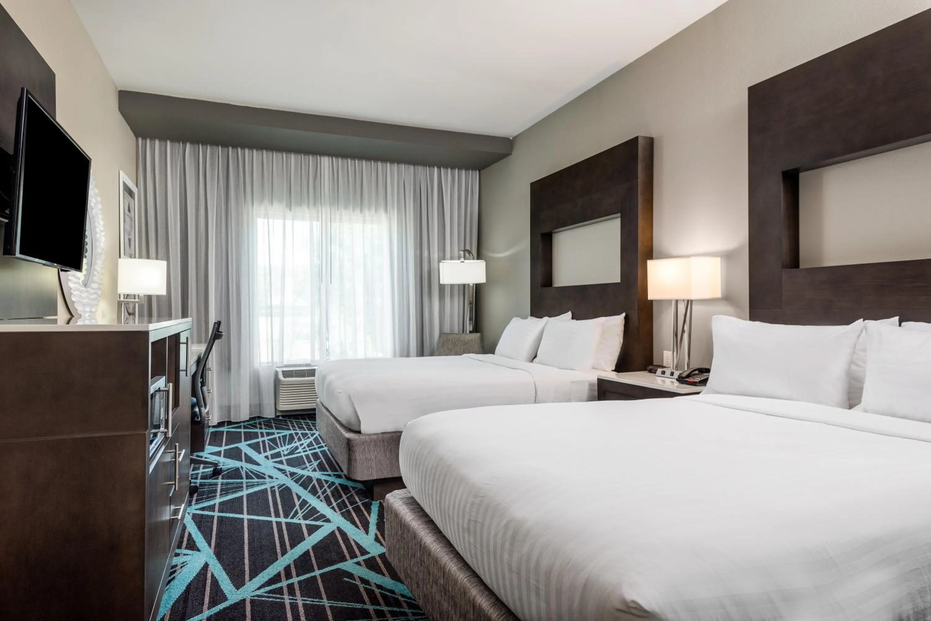 Photo of the whole room, Bed in Holiday Inn Express & Suites - Charlotte Airport by IHG