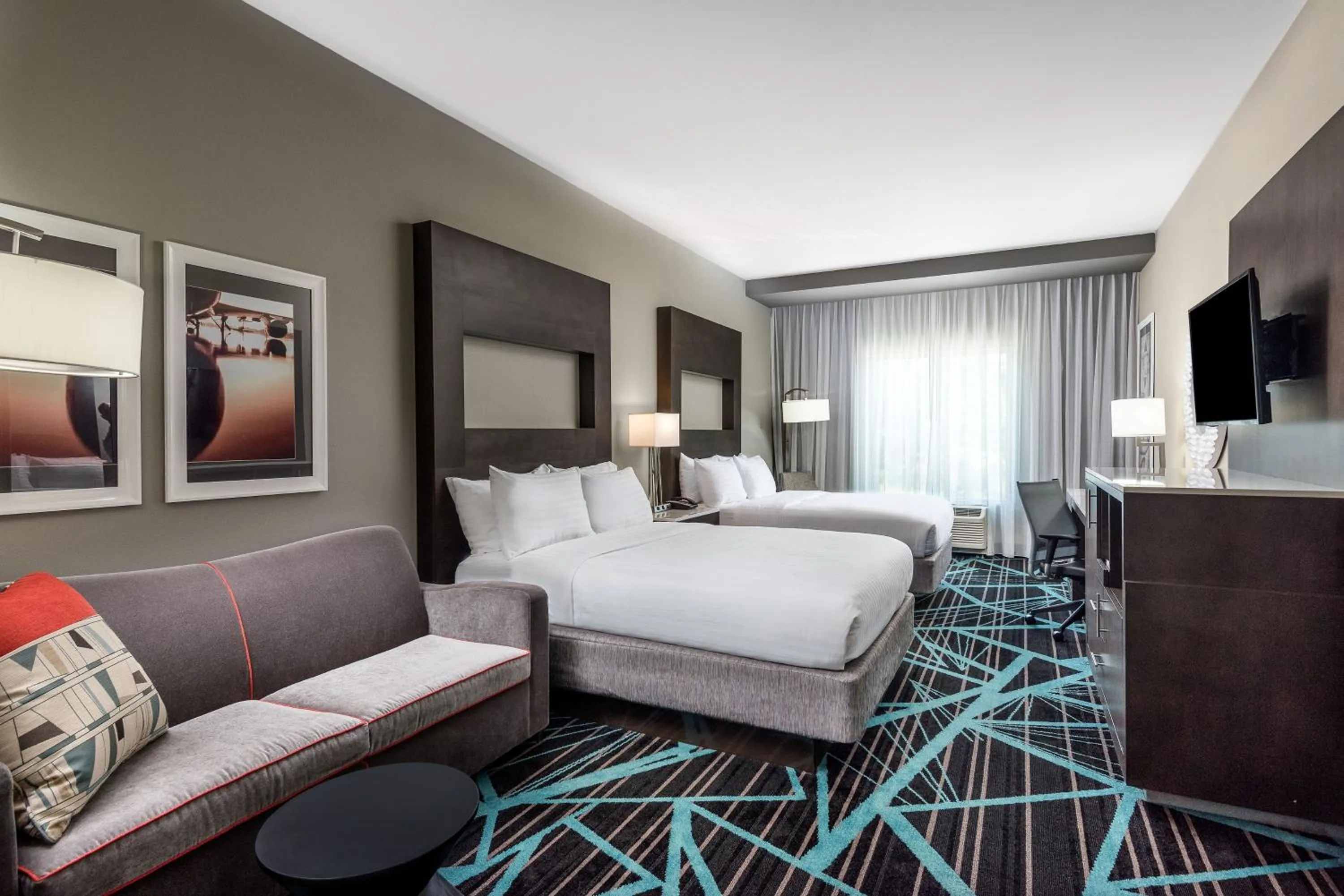 Bed in Holiday Inn Express & Suites - Charlotte Airport by IHG