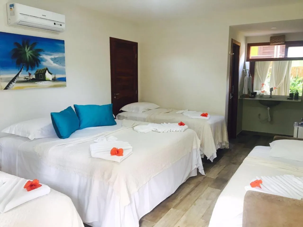 Photo of the whole room, Bed in Pousada Waikiki Boutique