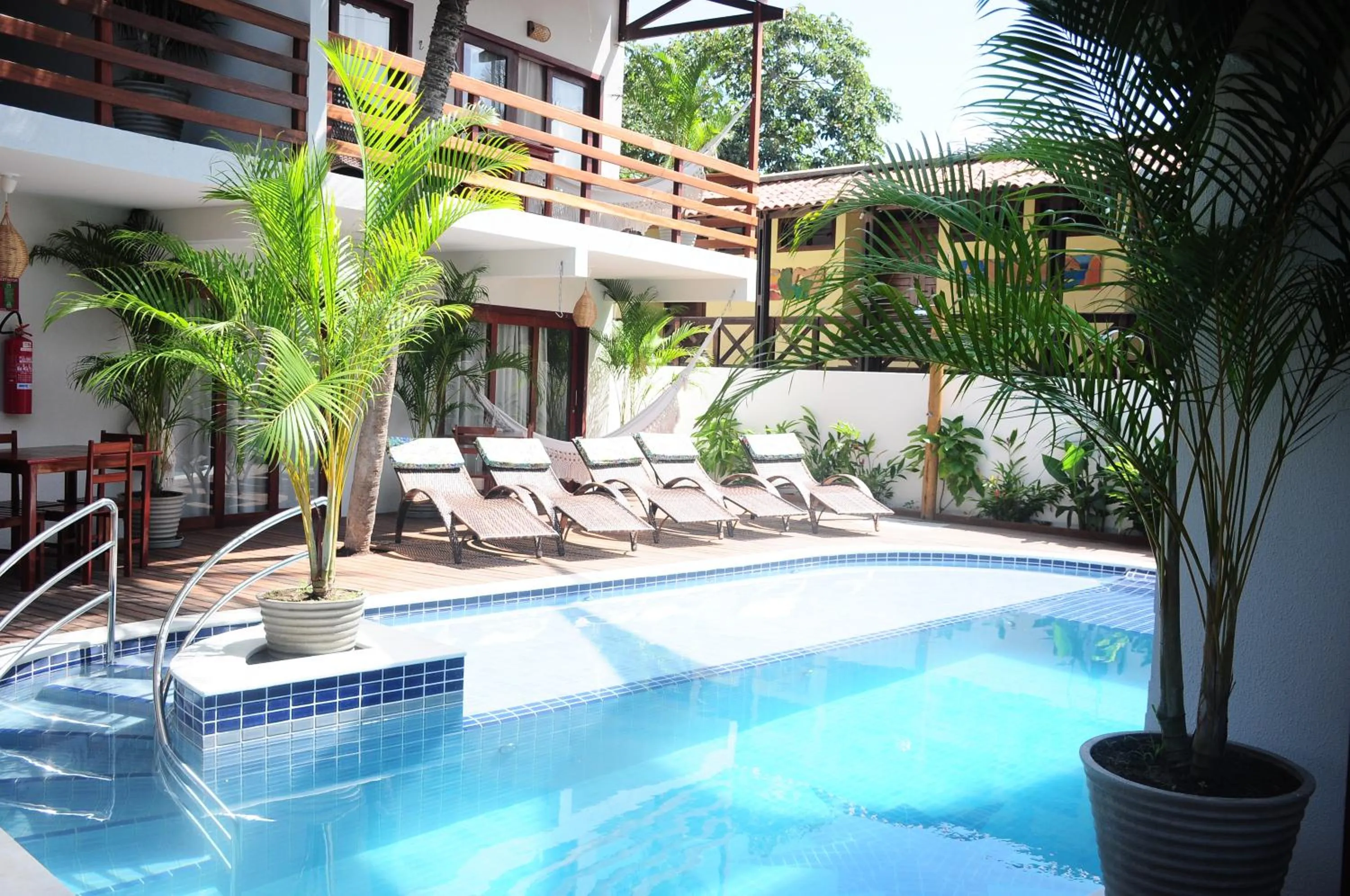 Swimming pool in Pousada Waikiki Boutique