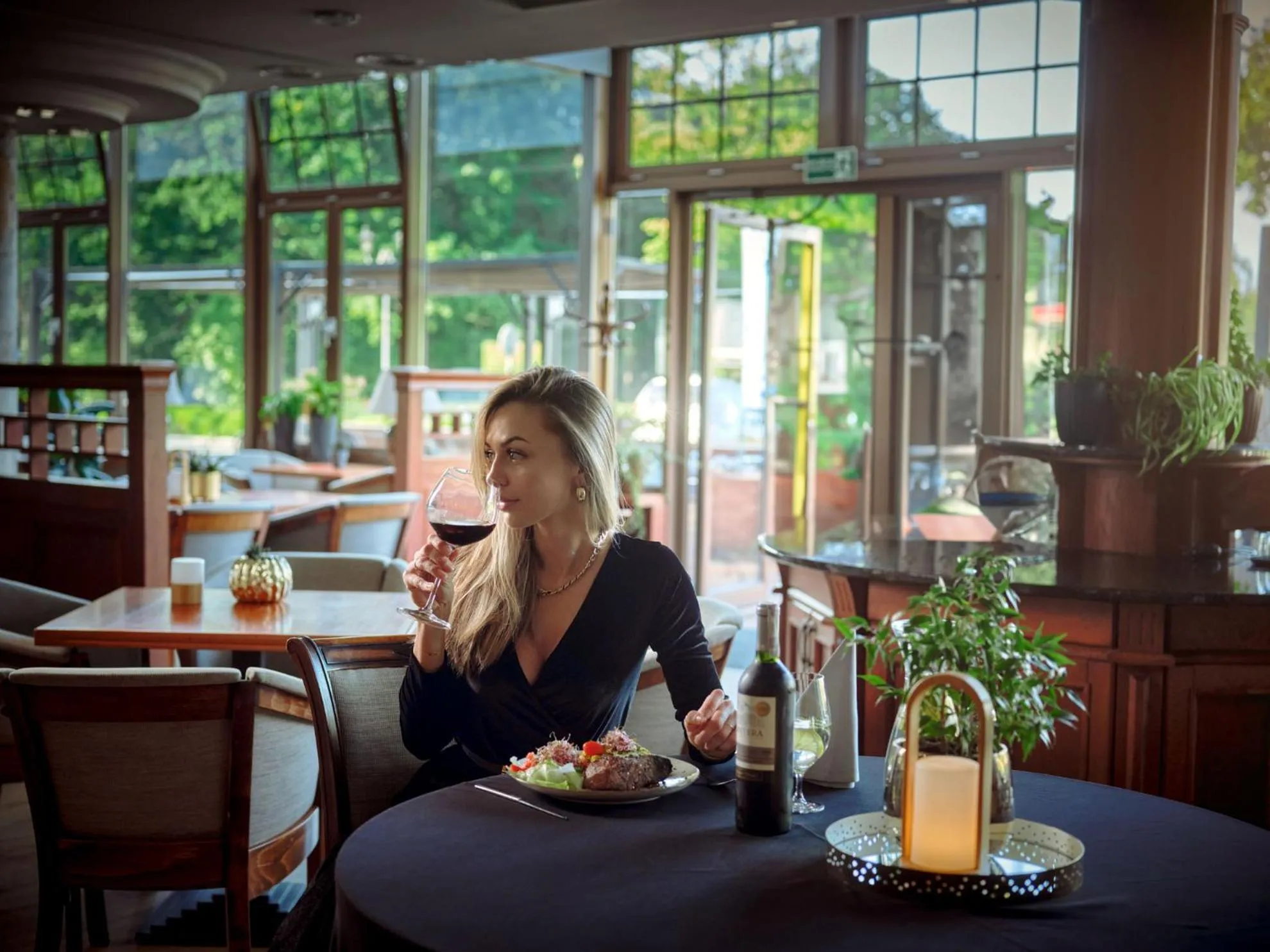 Restaurant/places to eat in Hotel Verde