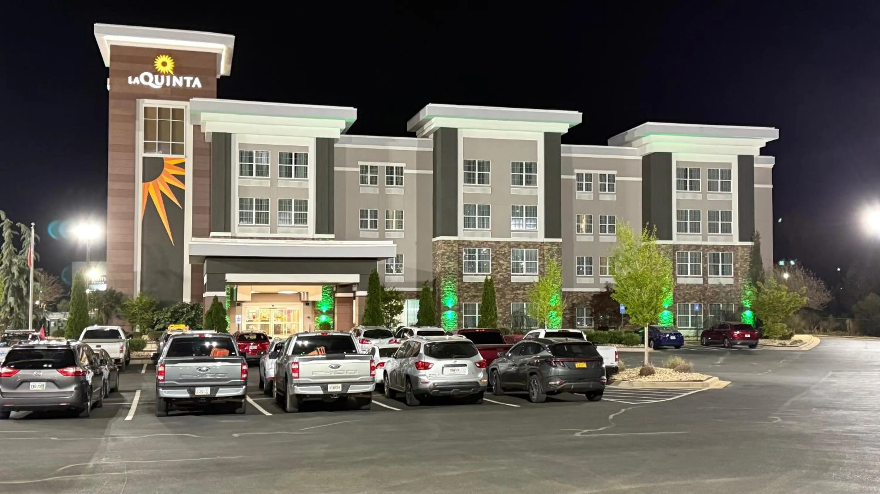 Property building in La Quinta by Wyndham Forsyth