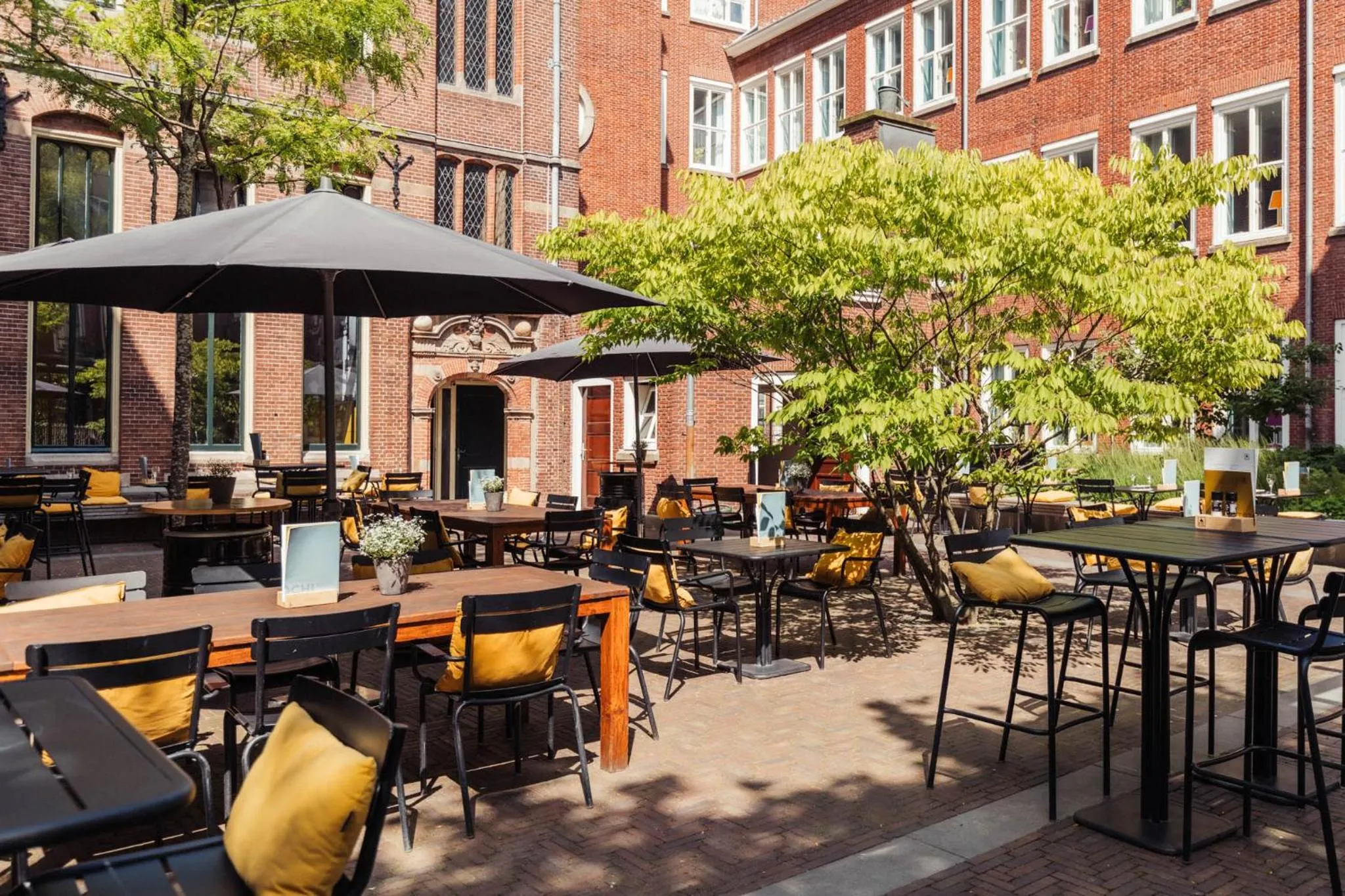 Location in Post-Plaza Hotel & Grand Café