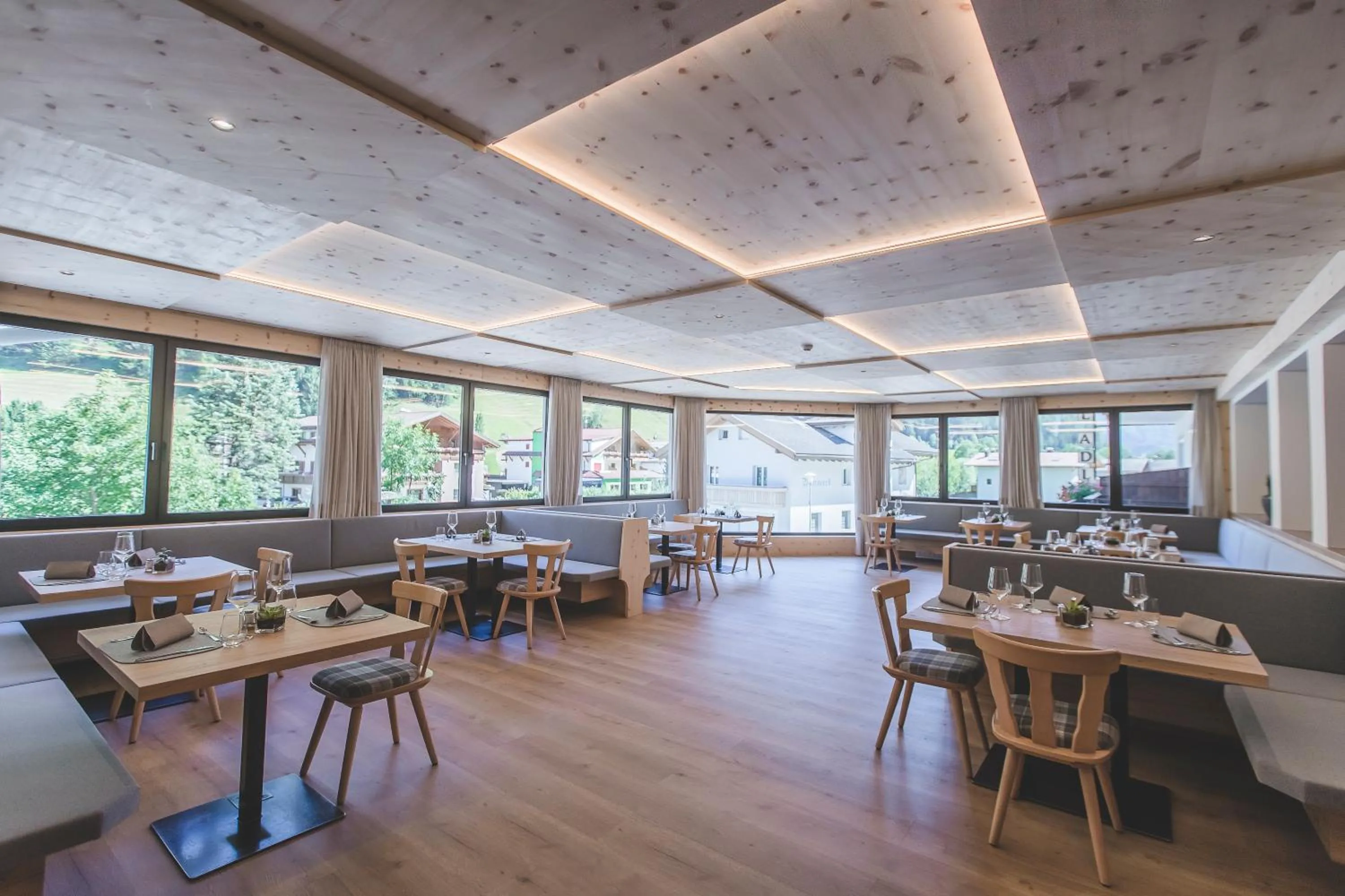 Restaurant/places to eat in Hotel Adler