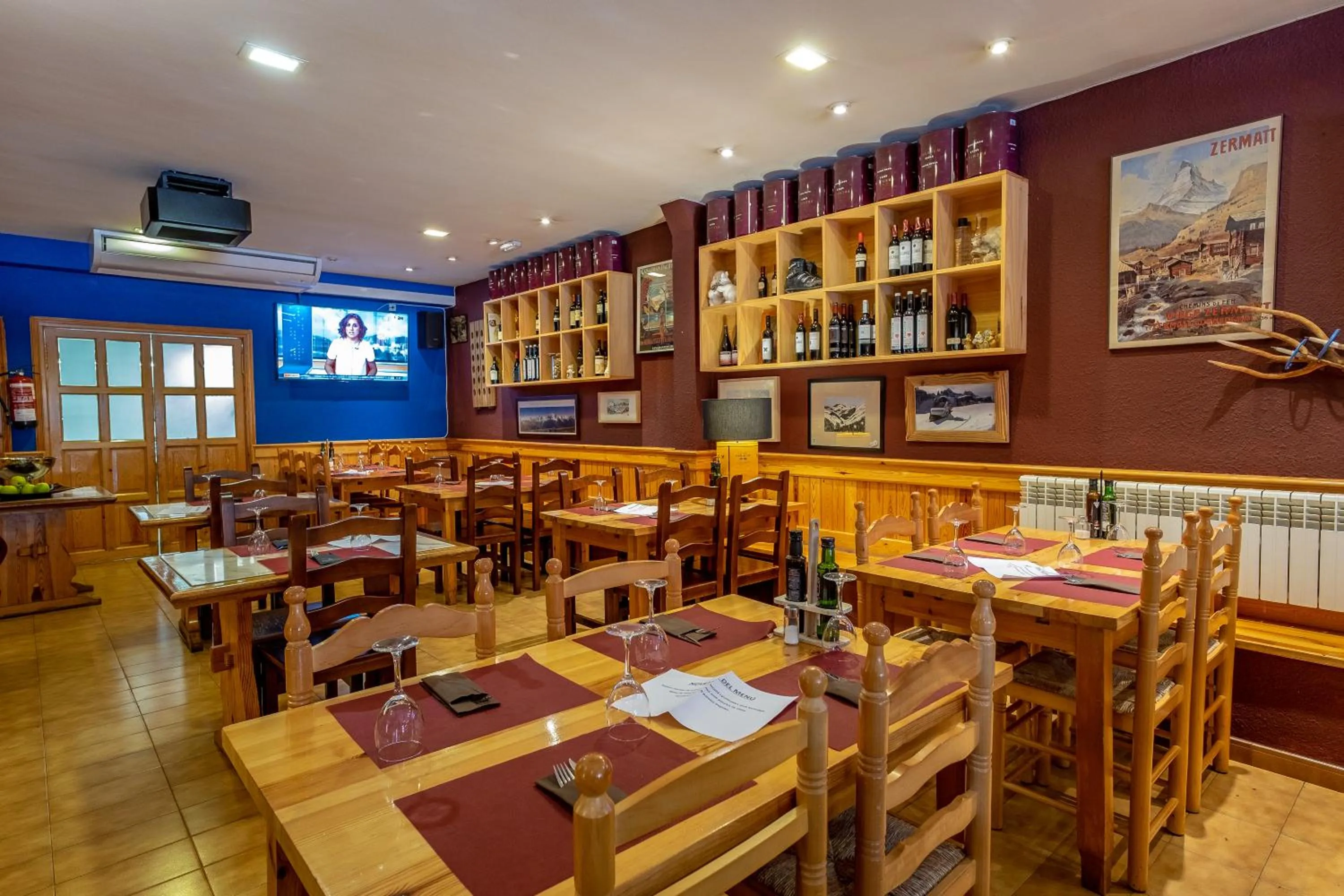 Restaurant/places to eat in Hotel Esquirol