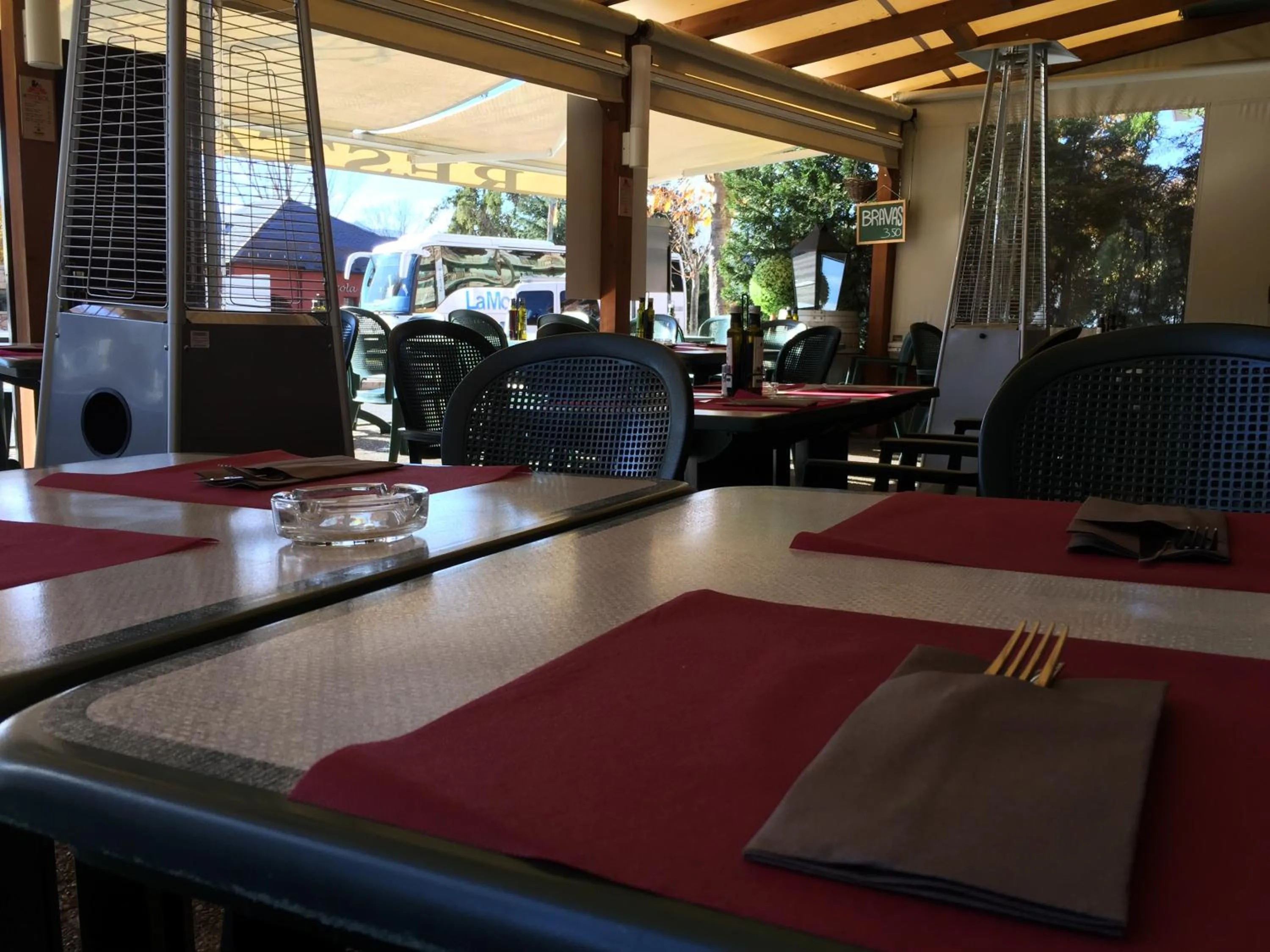 Restaurant/places to eat in Hotel Esquirol