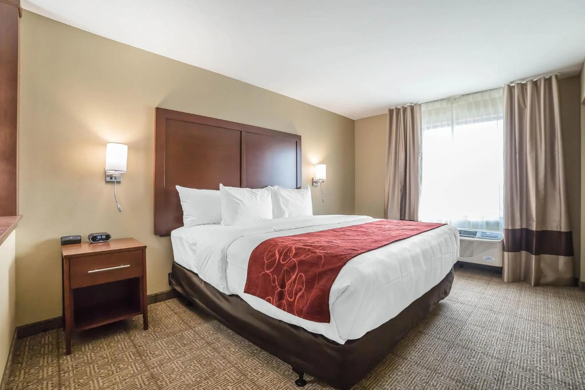 Property building, Bed in Comfort Suites Billings