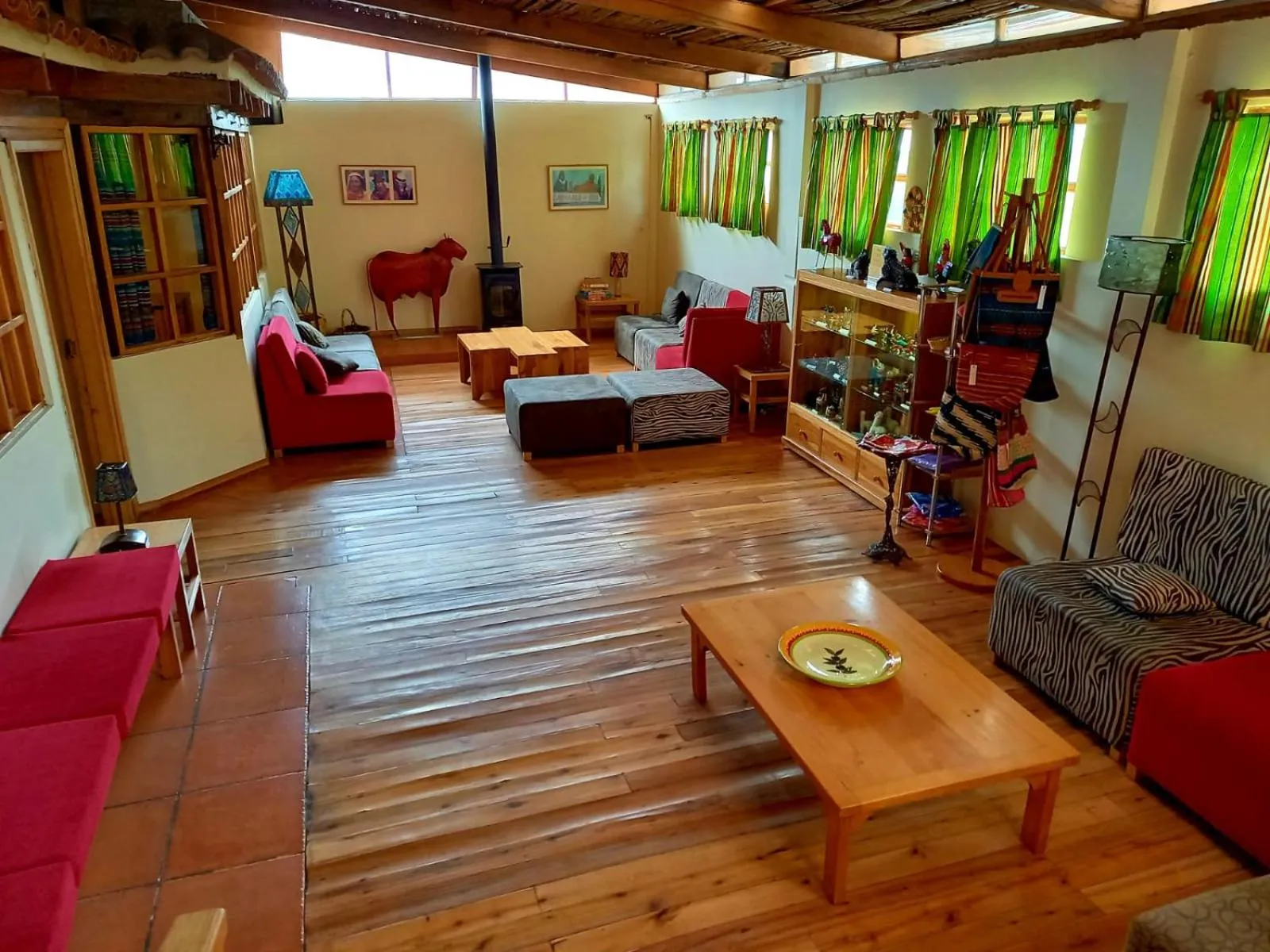 Living room in Inti Sisa Art Guesthouse