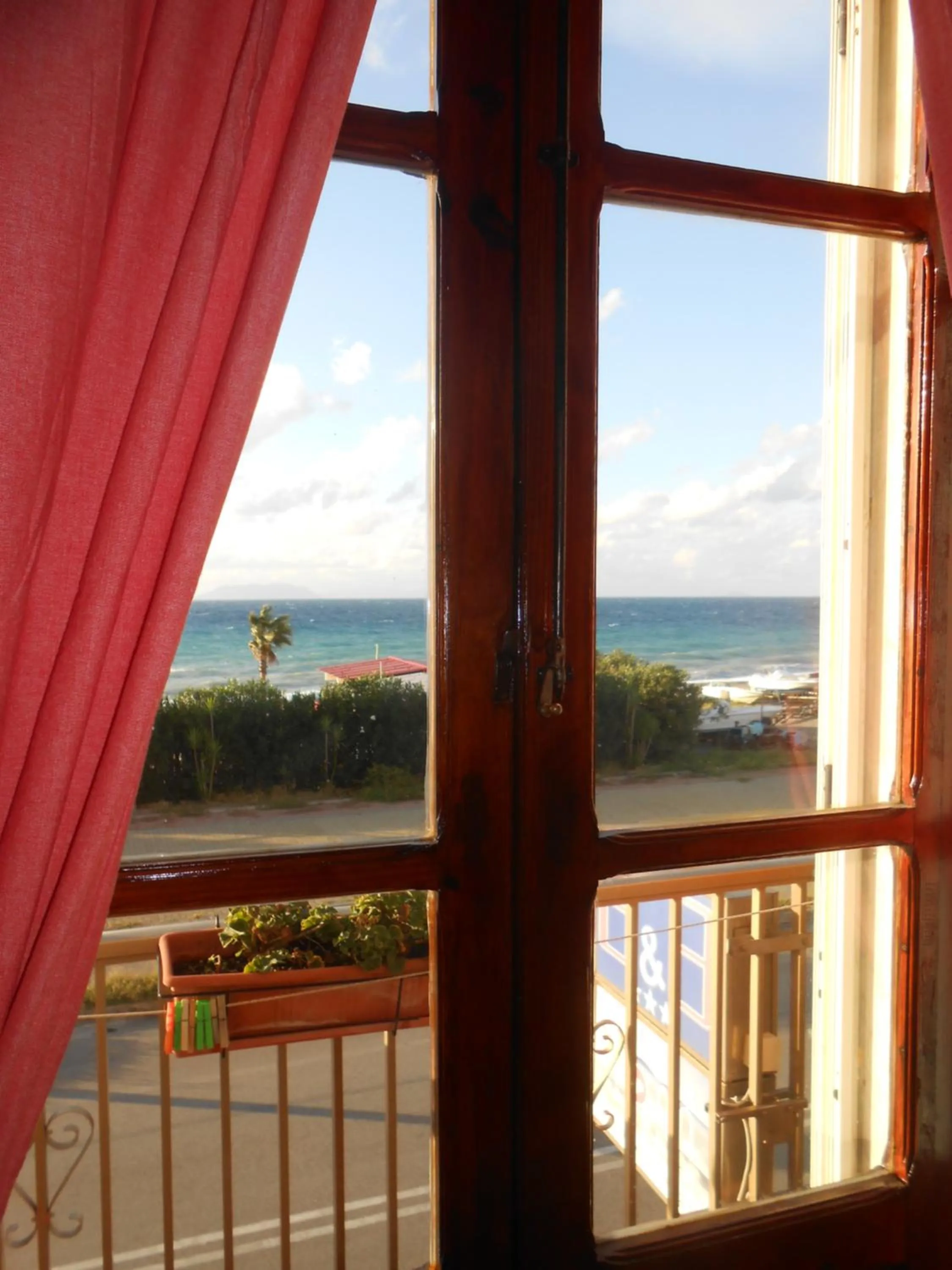 Sea view in B&B Ro.Ma.