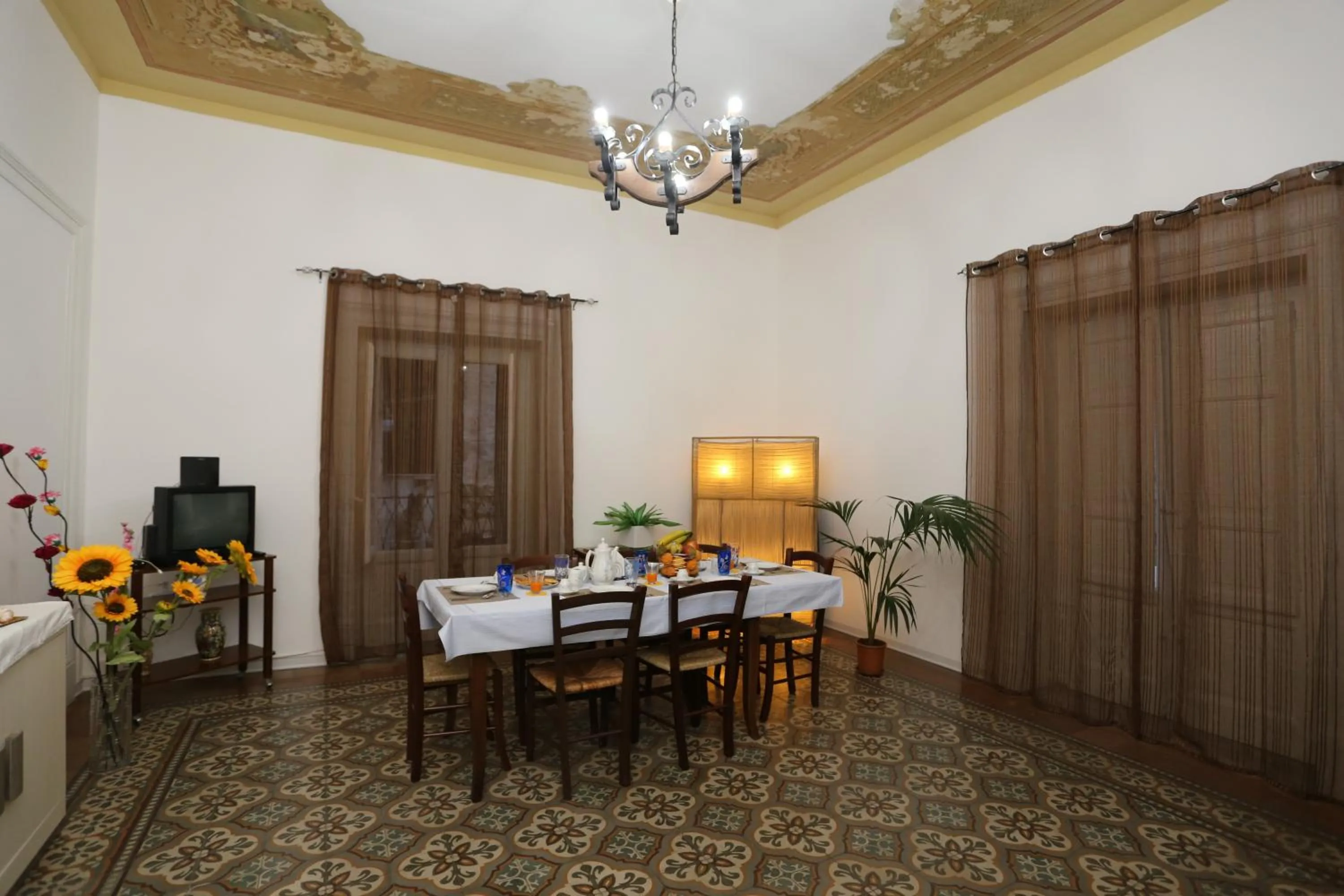 Communal lounge/ TV room in Rest and Go